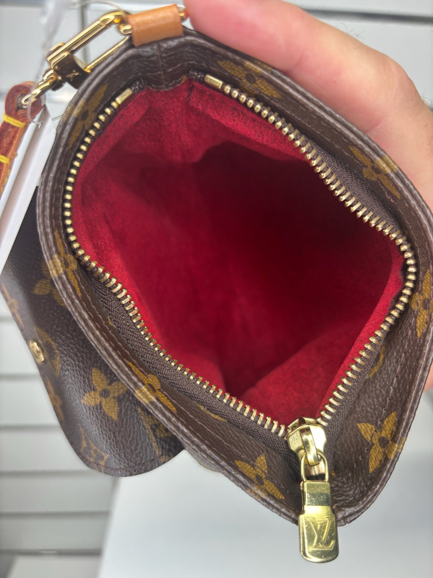 Louis Vuitton Partition Wristlet KY31
