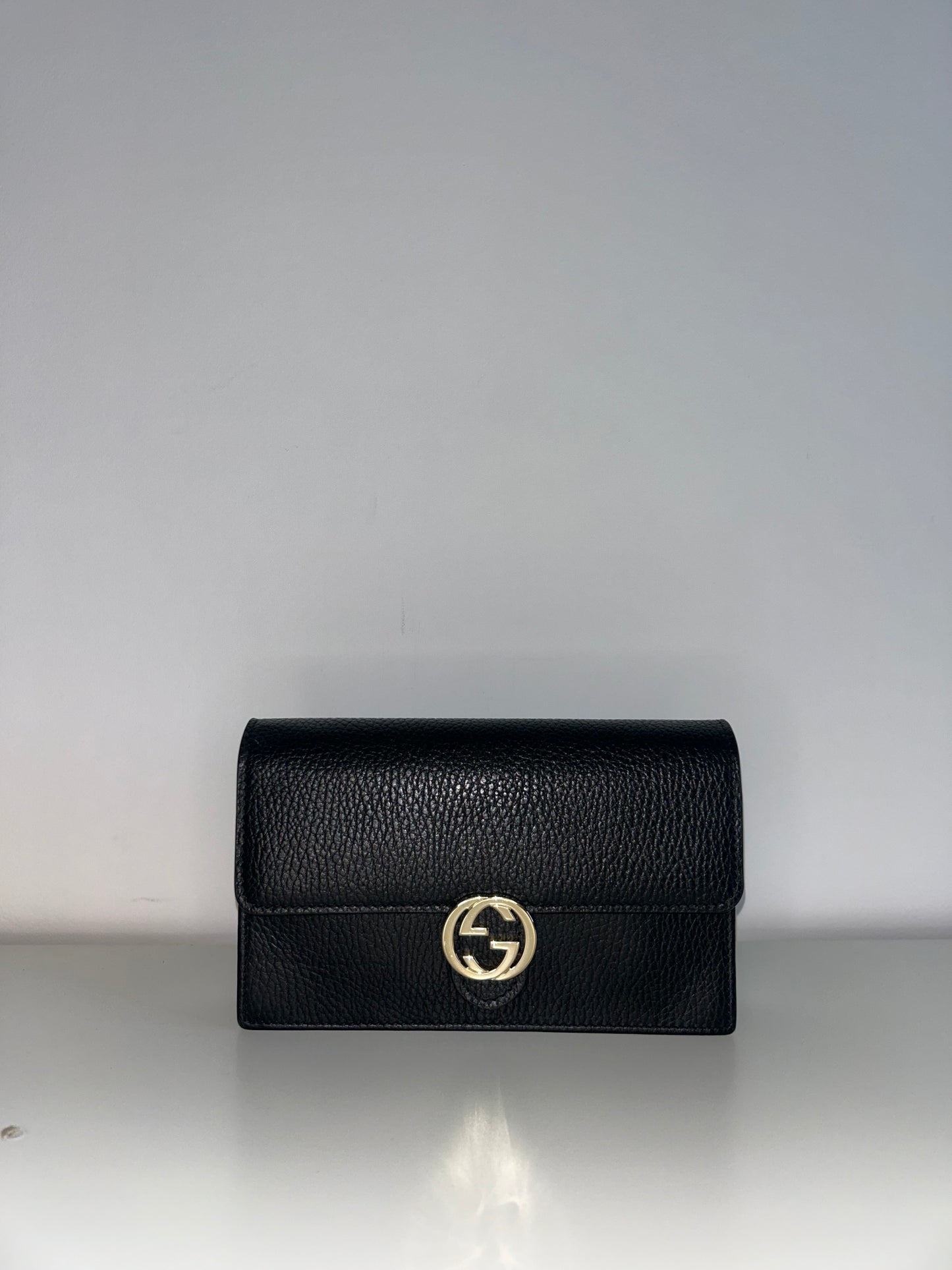 Gucci Interlocking G Wallet on Chain