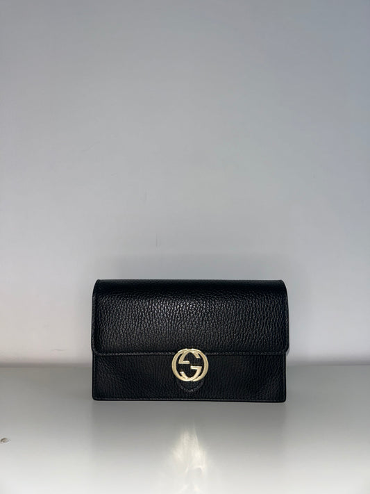 Gucci Interlocking G Wallet on Chain