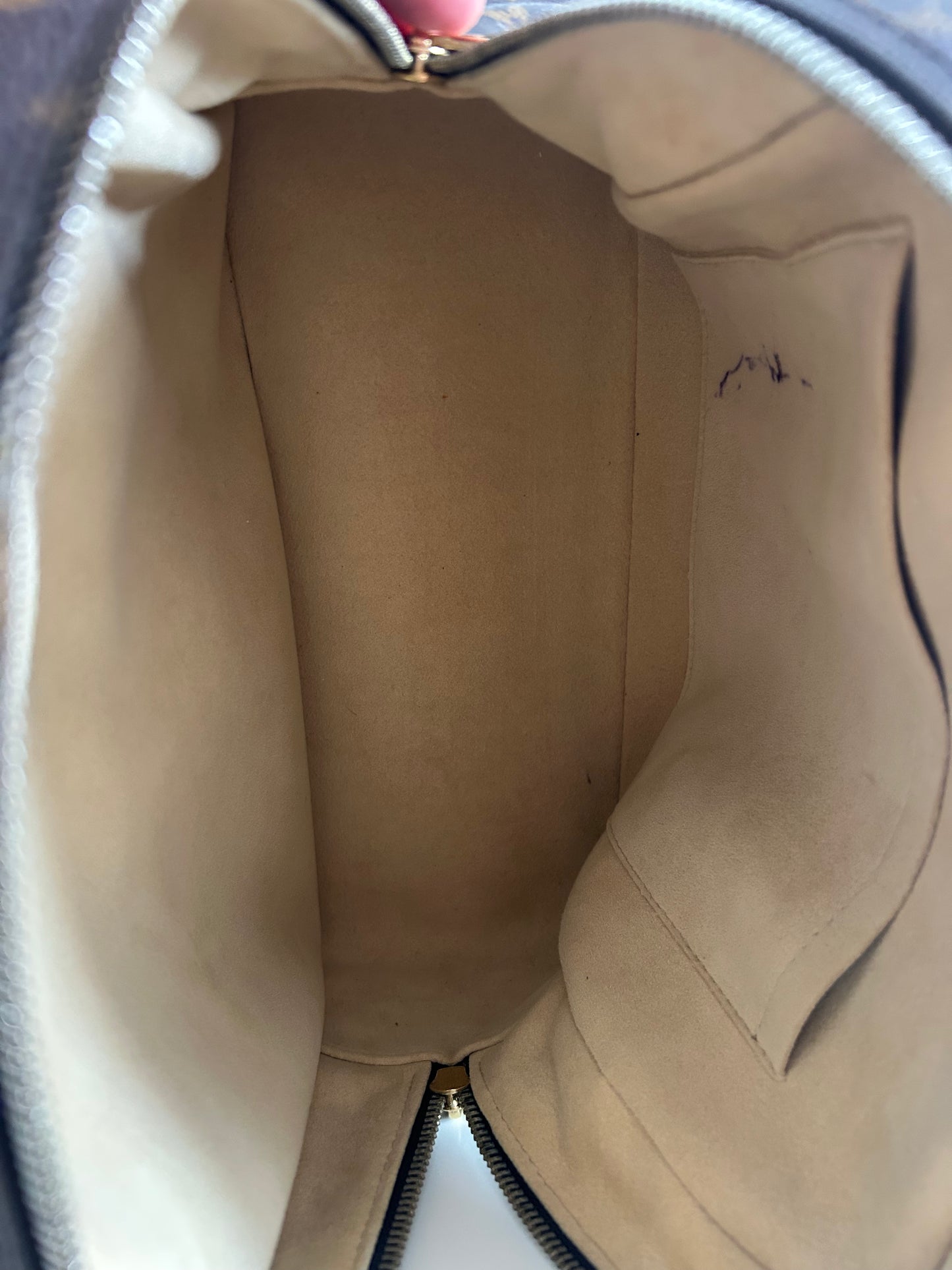 Louis Vuitton Monogram Manhattan PM Handbag