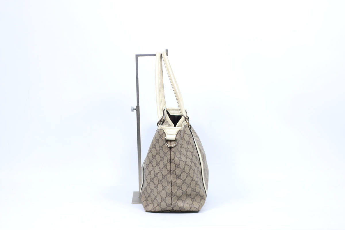 Gucci White PVC GG Patent Trimming Shopper ONE Shoulder Bag 197953