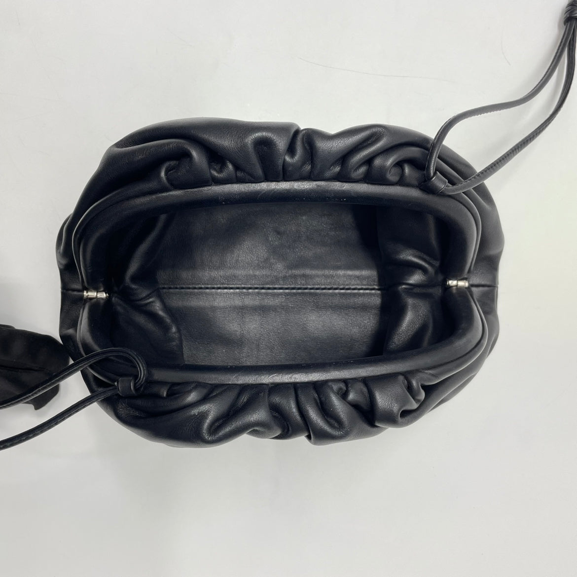 Bottega Veneta Black Leather Mandu Pouch Mini Crossbody Bag 585852 (V2138316P)