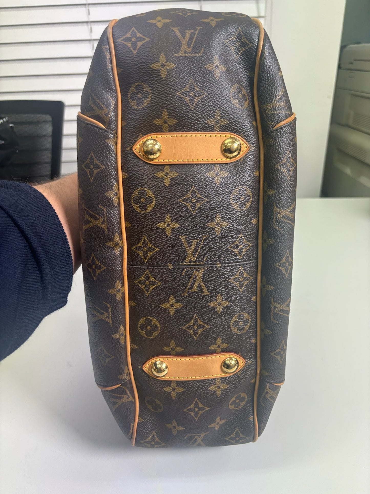 Louis Vuitton Galliera PM Monogram (B01279425M)
