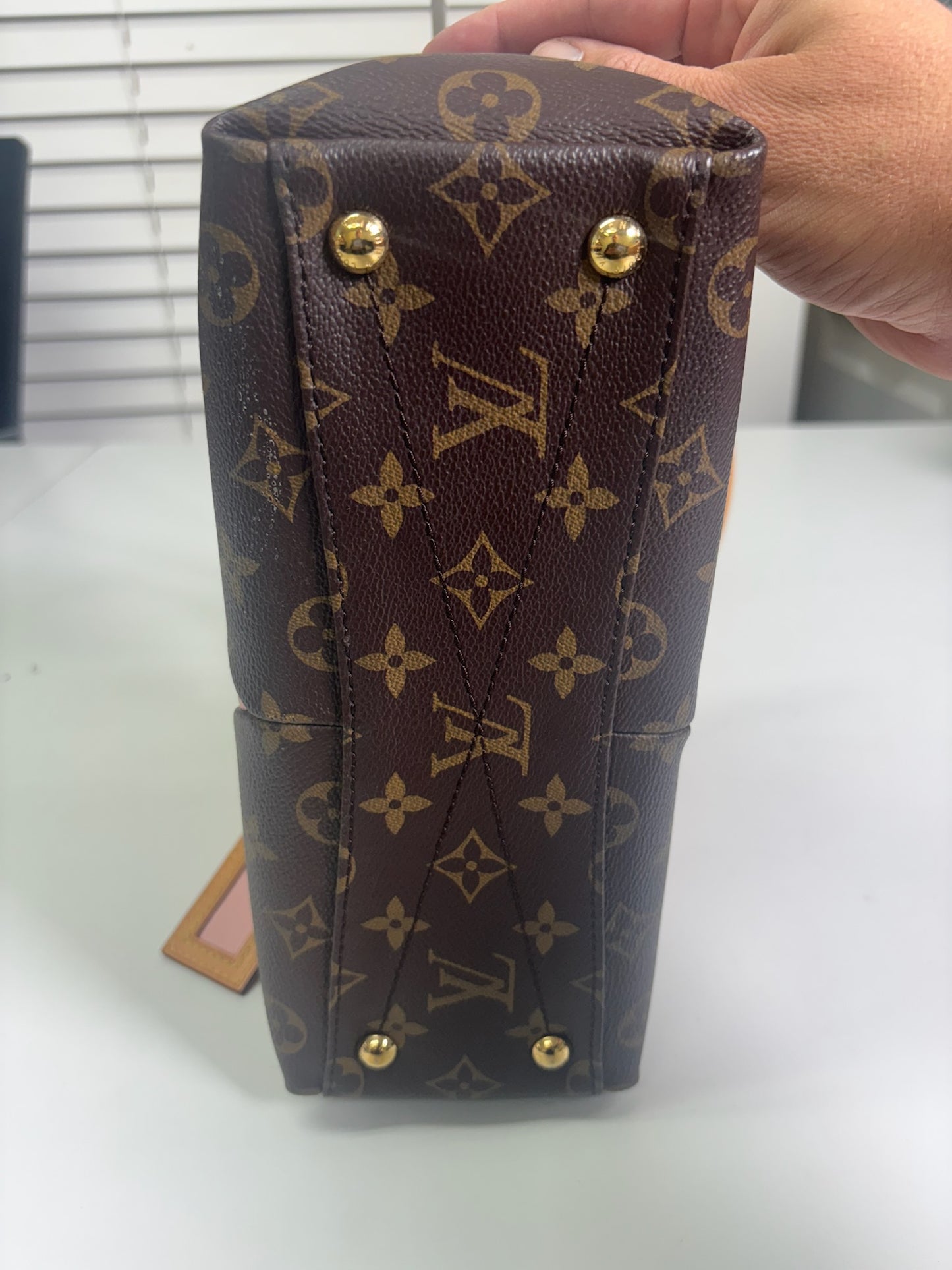 Louis Vuitton Monogram Canvas V Tote BB Tote Bag M43967 (B12100213S)