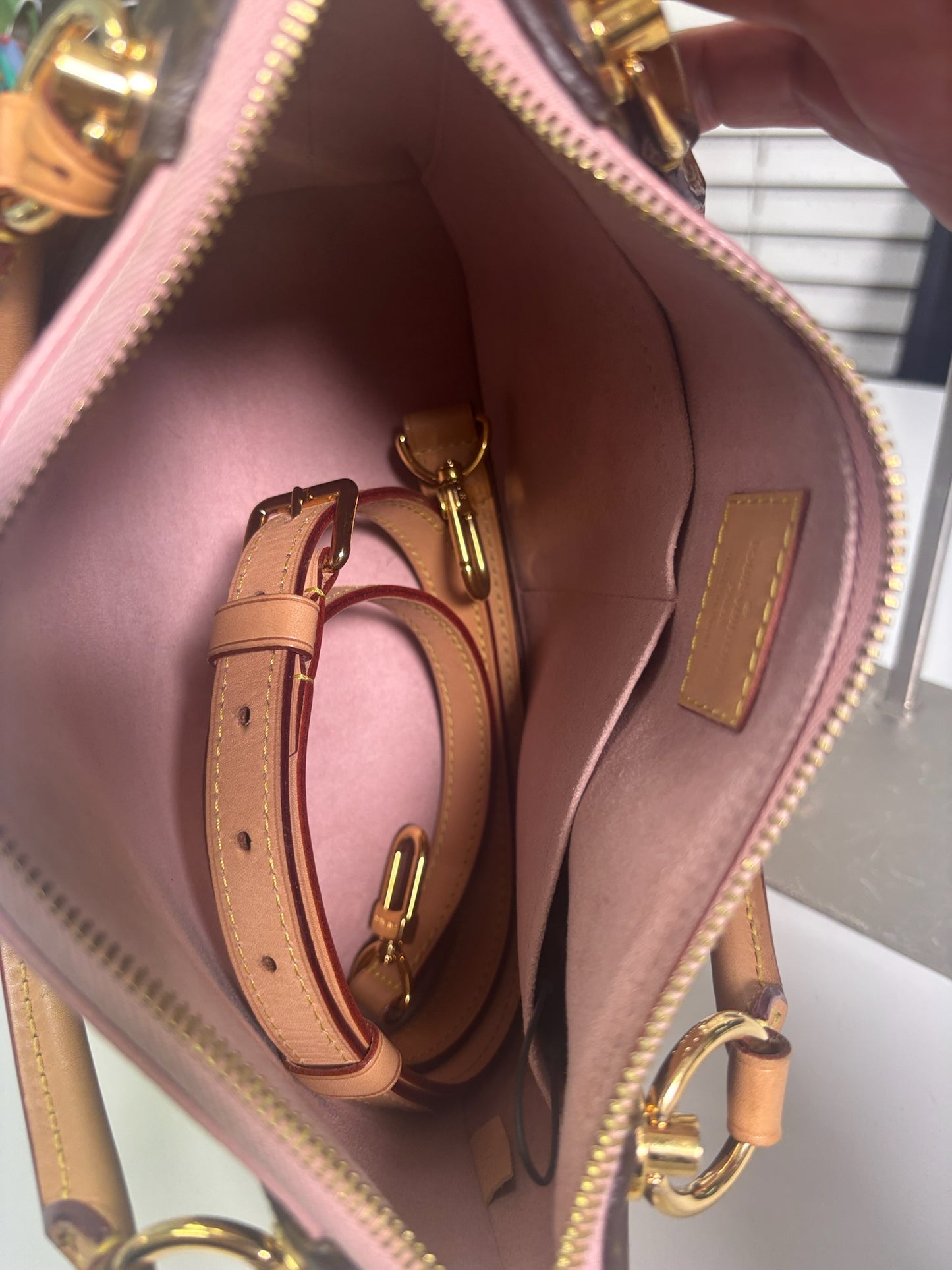 Louis Vuitton Monogram Canvas V Tote BB Tote Bag M43967 (B12100213S)