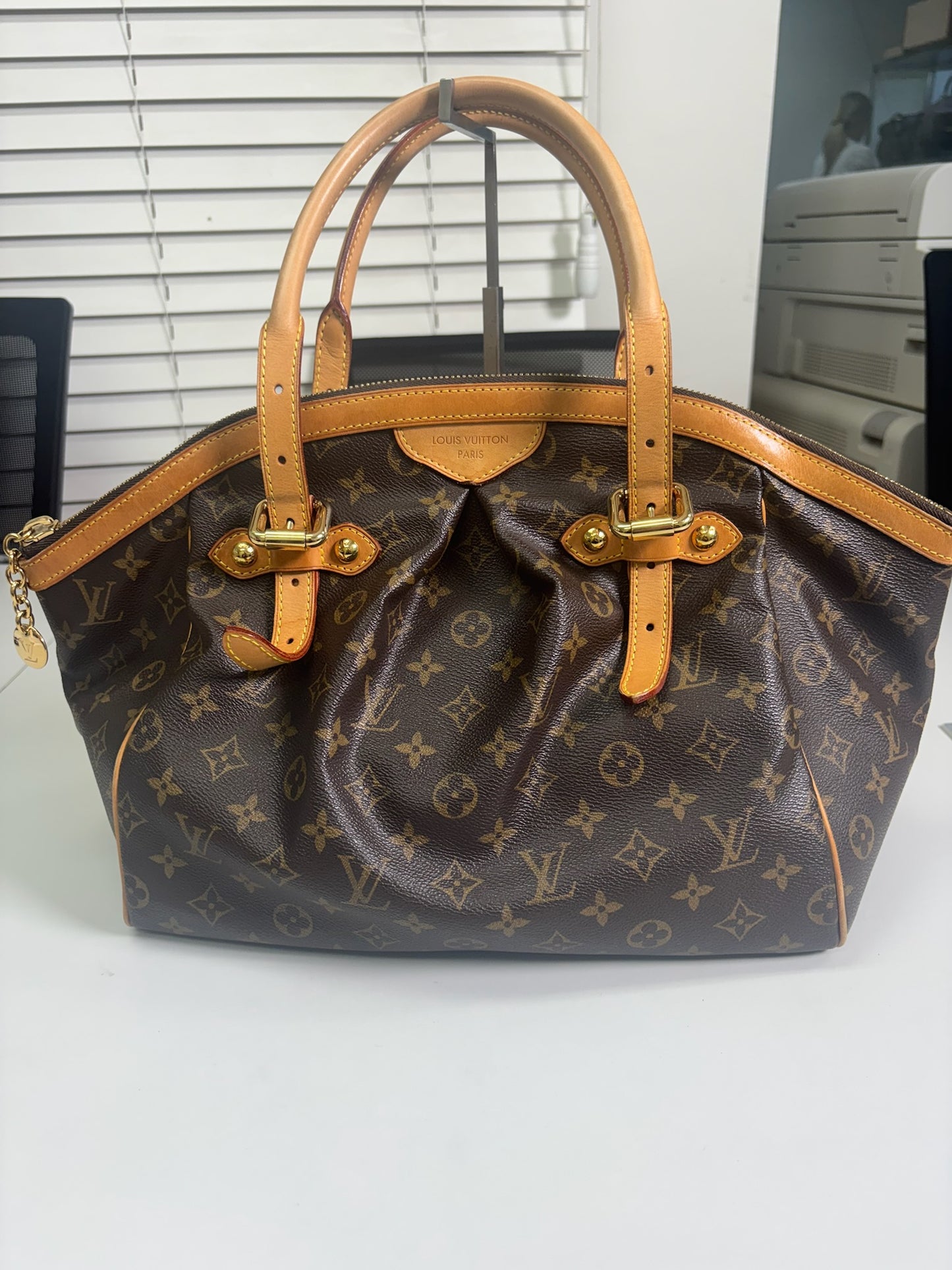 Louis Vuitton Monogram Tivoli GM (B01287425M)