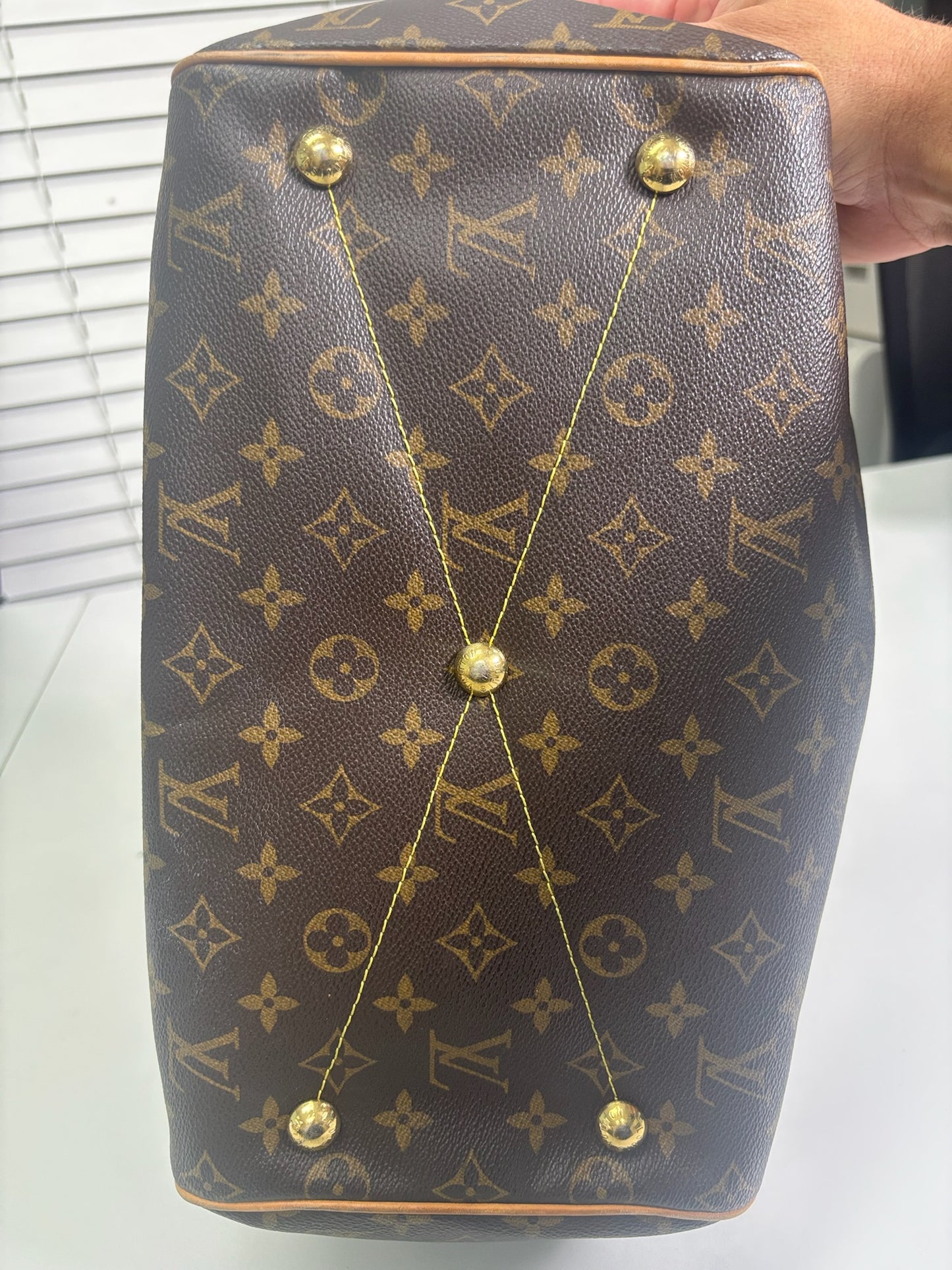 Louis Vuitton Monogram Tivoli GM (B01287425M)