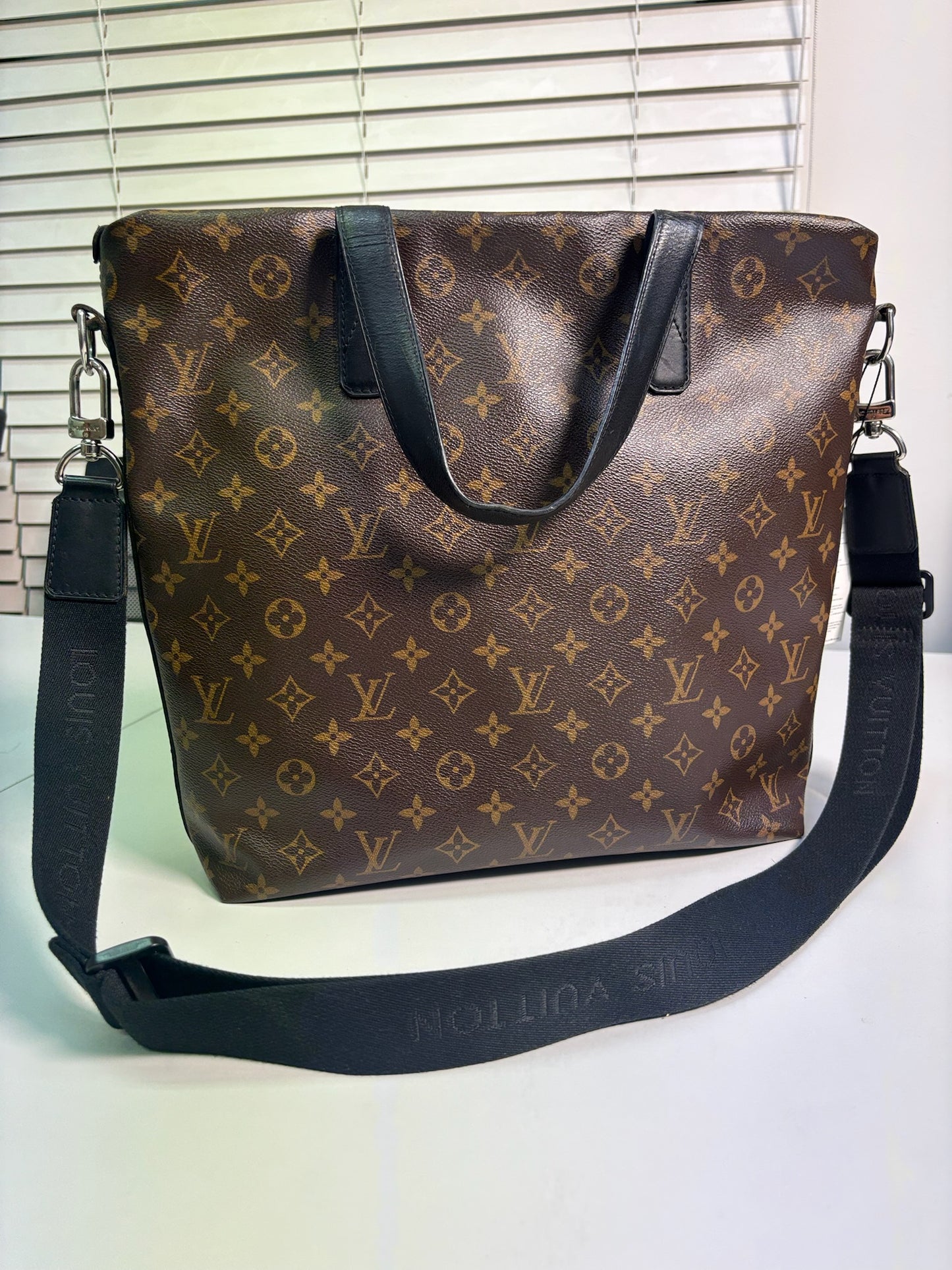 Louis Vuitton Black PVC Monogram Macassar Canvas Davis One Shoulder Bag M56708 (V01290219H)