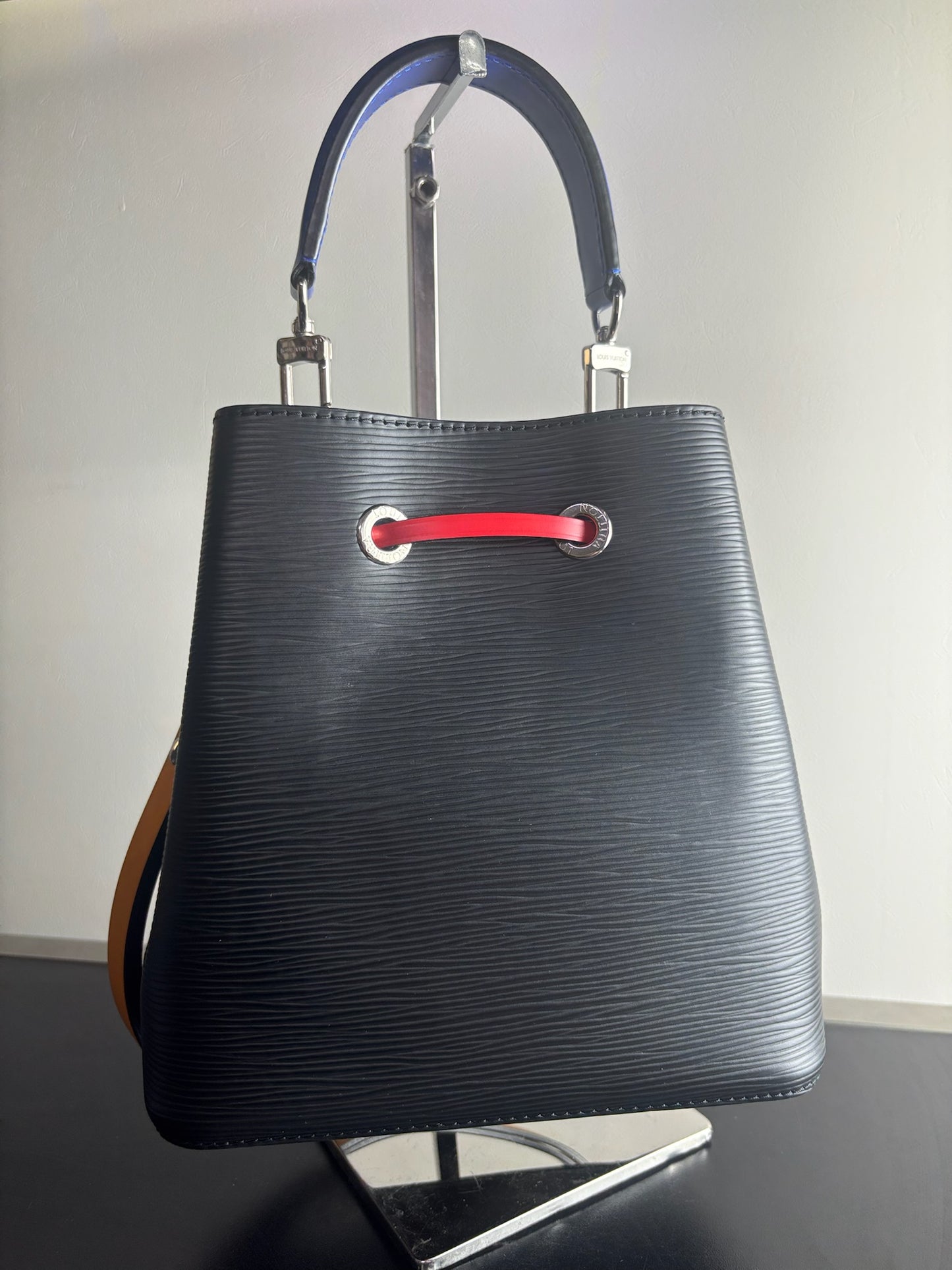 Louis Vuitton NeoNoe BB handbag in black Epi leather