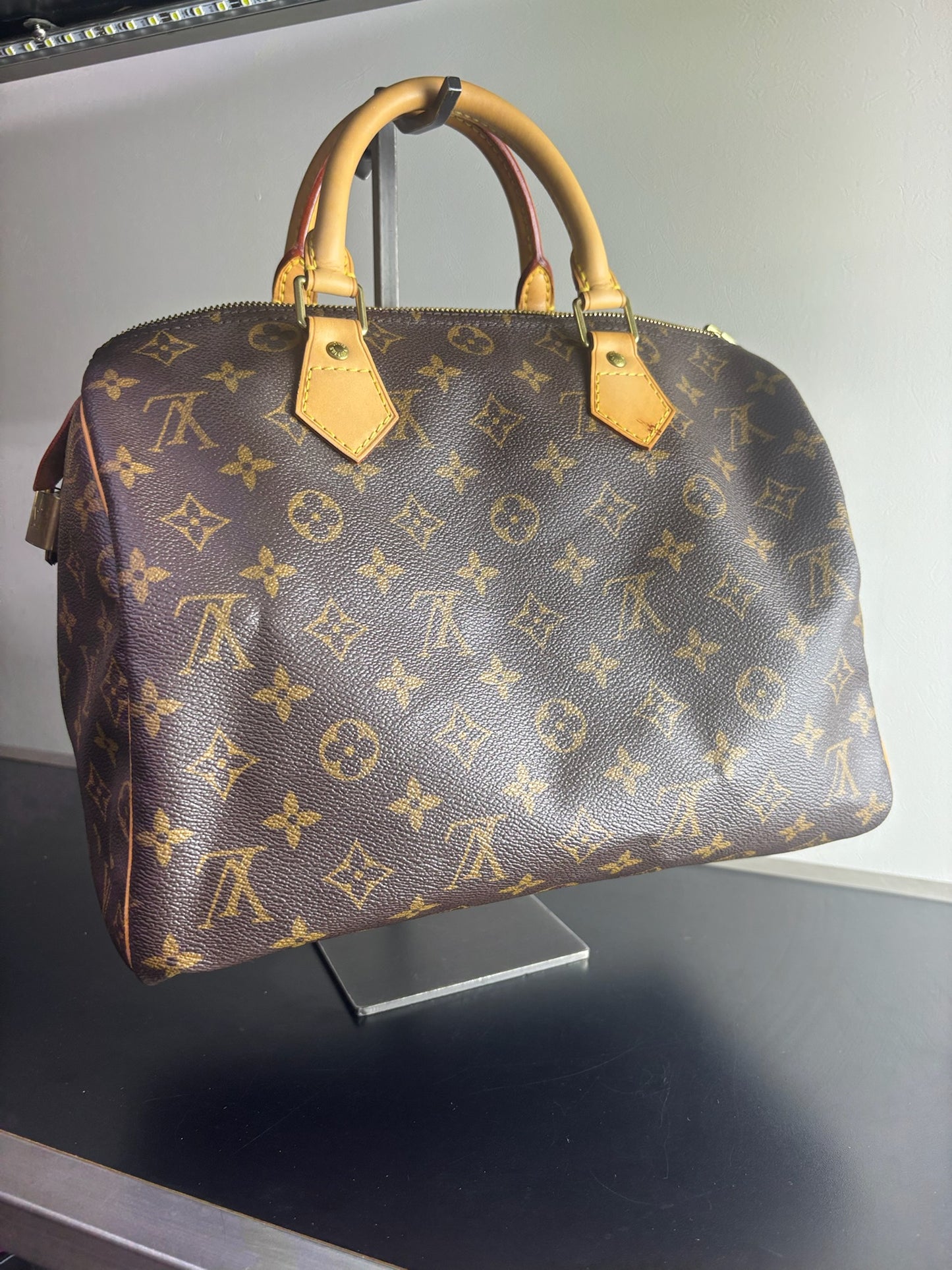 Louis Vuitton Speedy 30 bag in Monogram canvas
