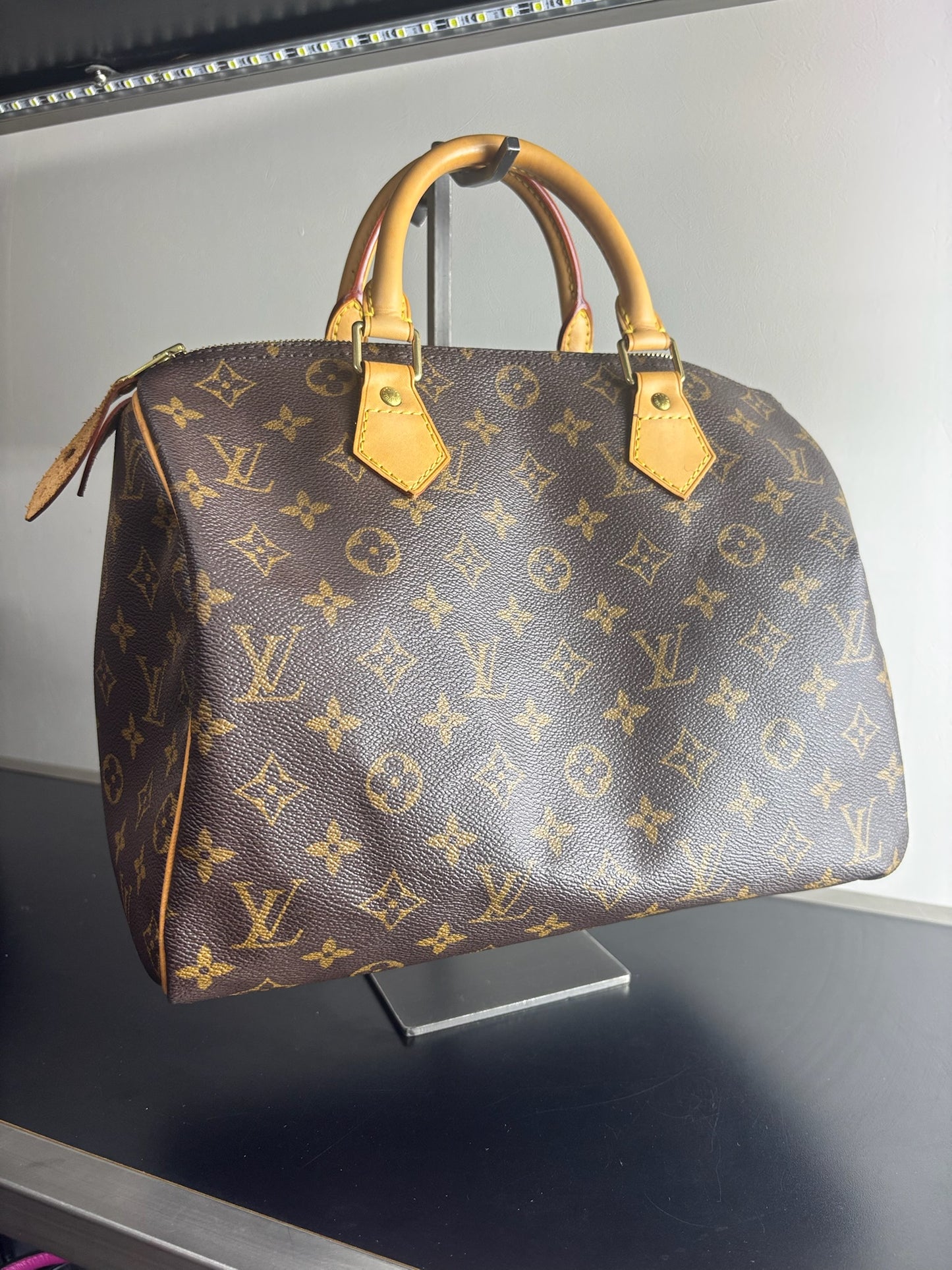 Louis Vuitton Speedy 30 bag in Monogram canvas