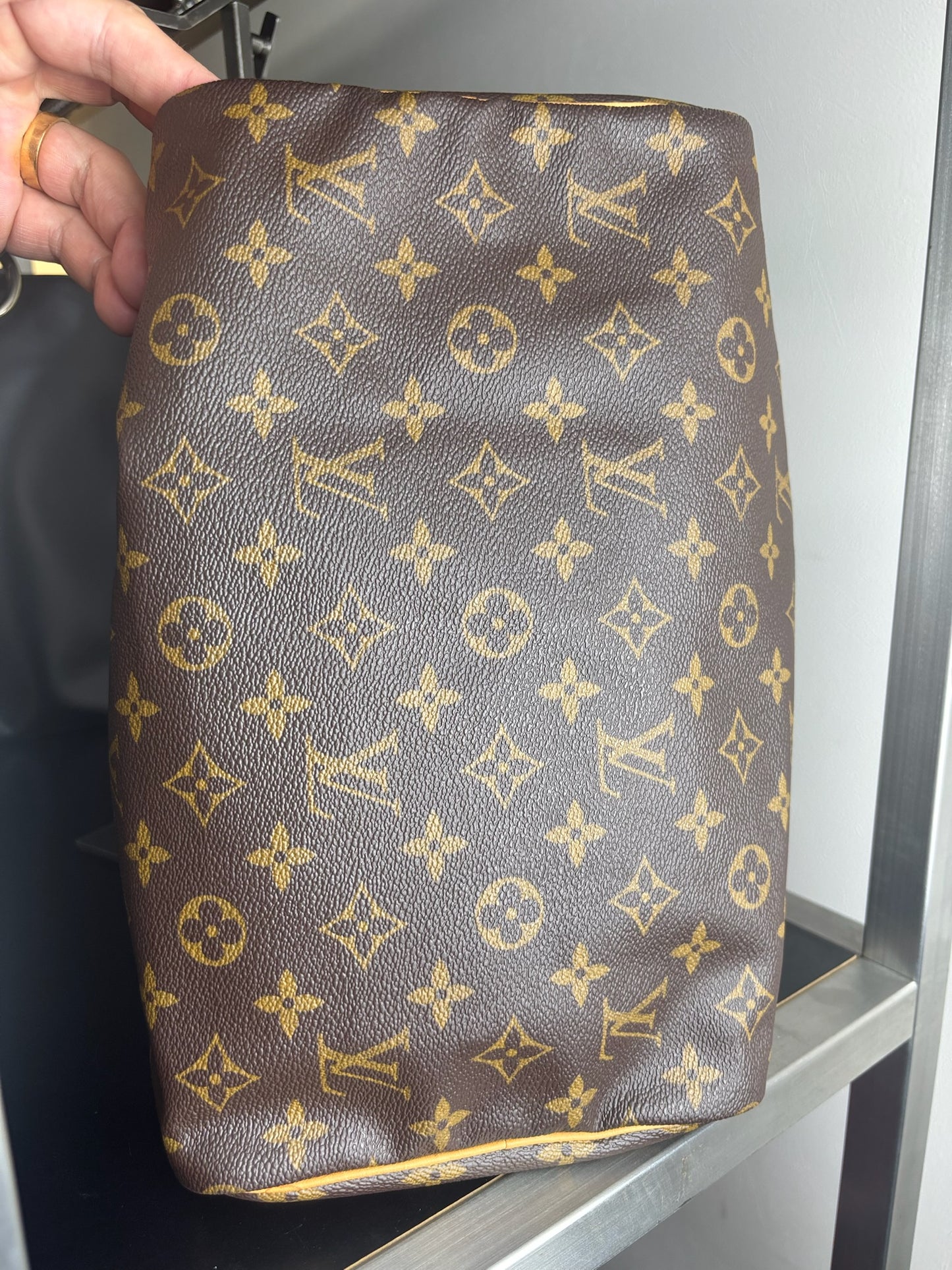 Louis Vuitton Speedy 30 bag in Monogram canvas