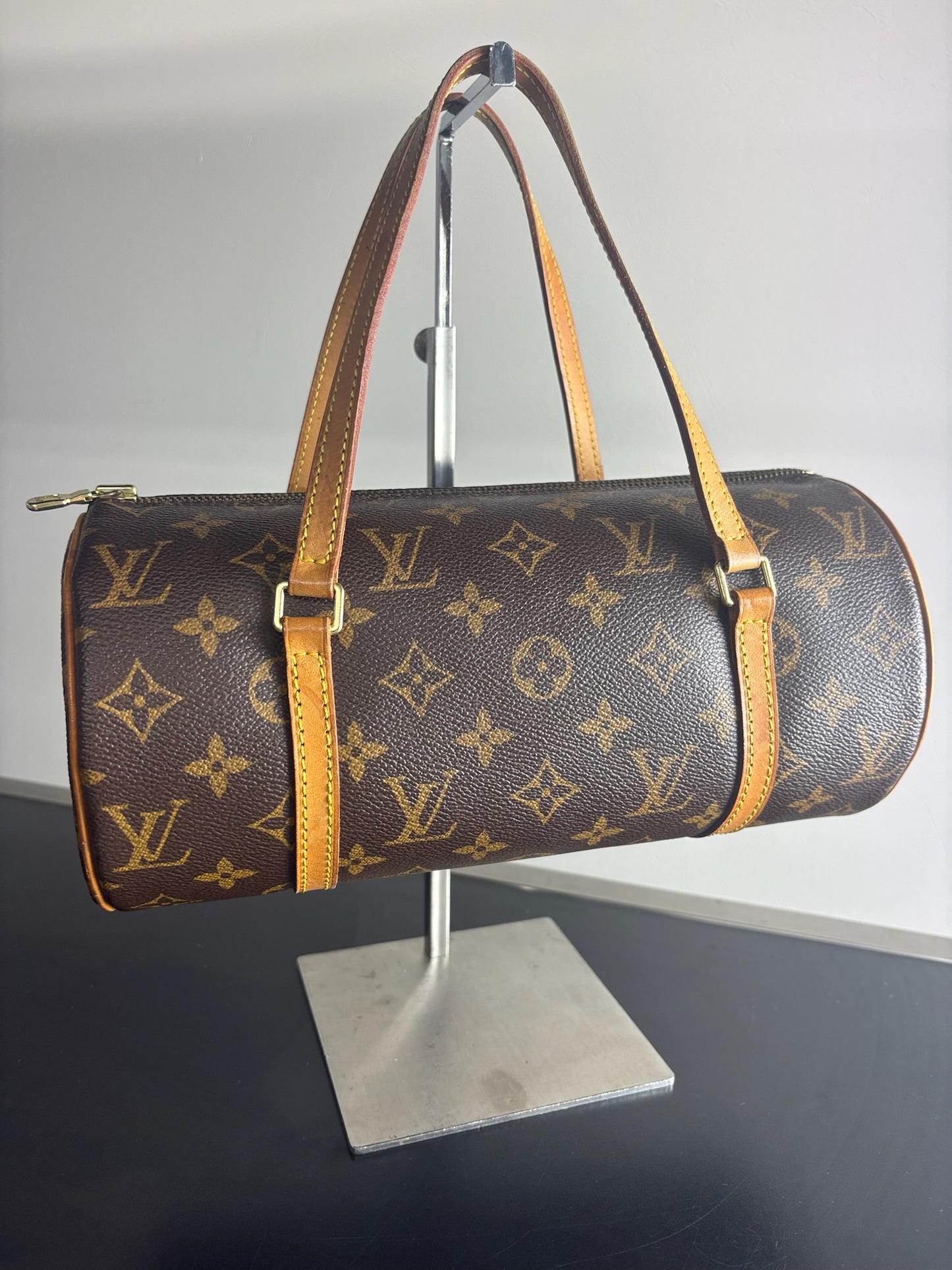 Louis Vuitton Papillon 26 handbag in signature brown monogram canvas