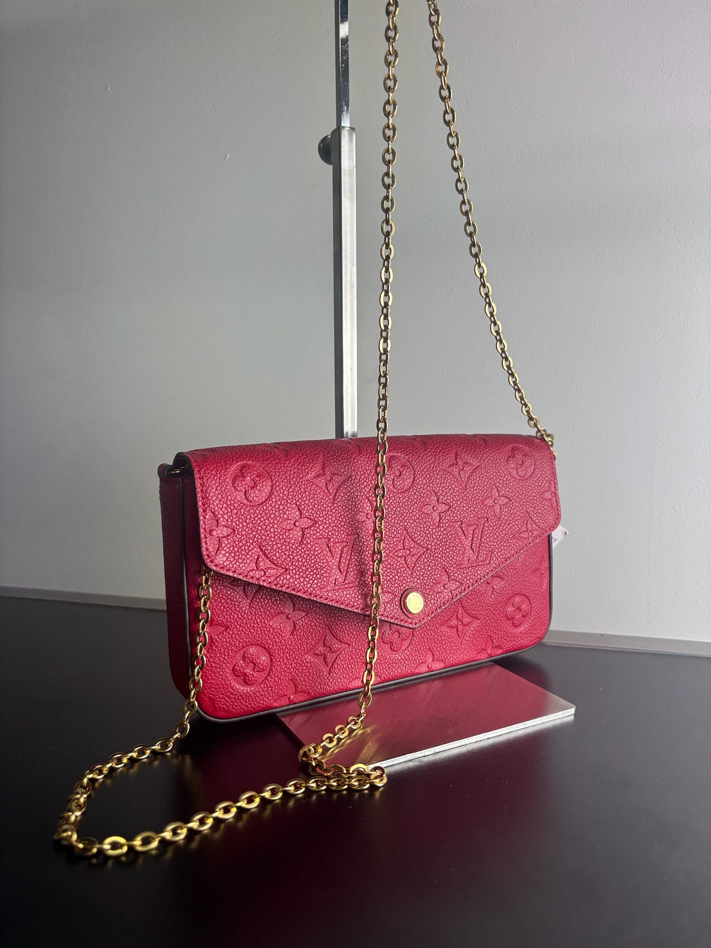 Louis Vuitton Pochette Felicie - Red Empreinte