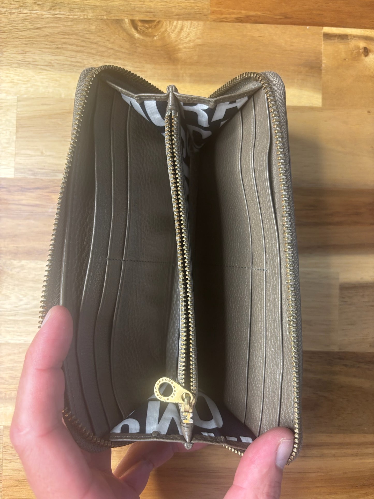 Marc Jacobs Standard Supply Zip-Around Leather Wallet