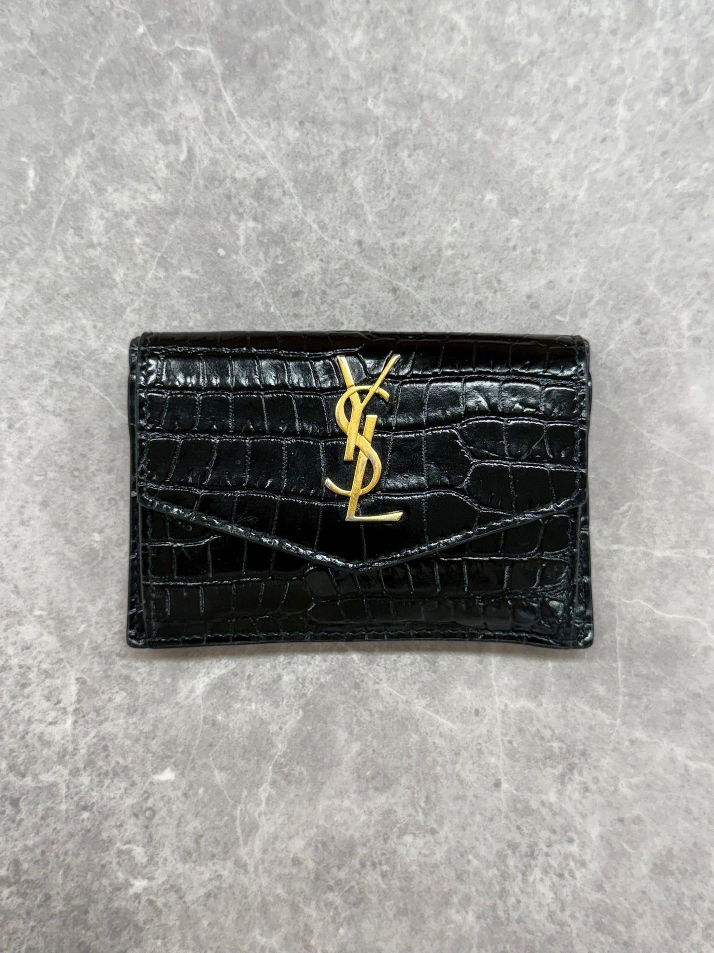 Saint Laurent UPTOWN FLAP card case in crocodile-embossed shiny leather (JPD04-68)
