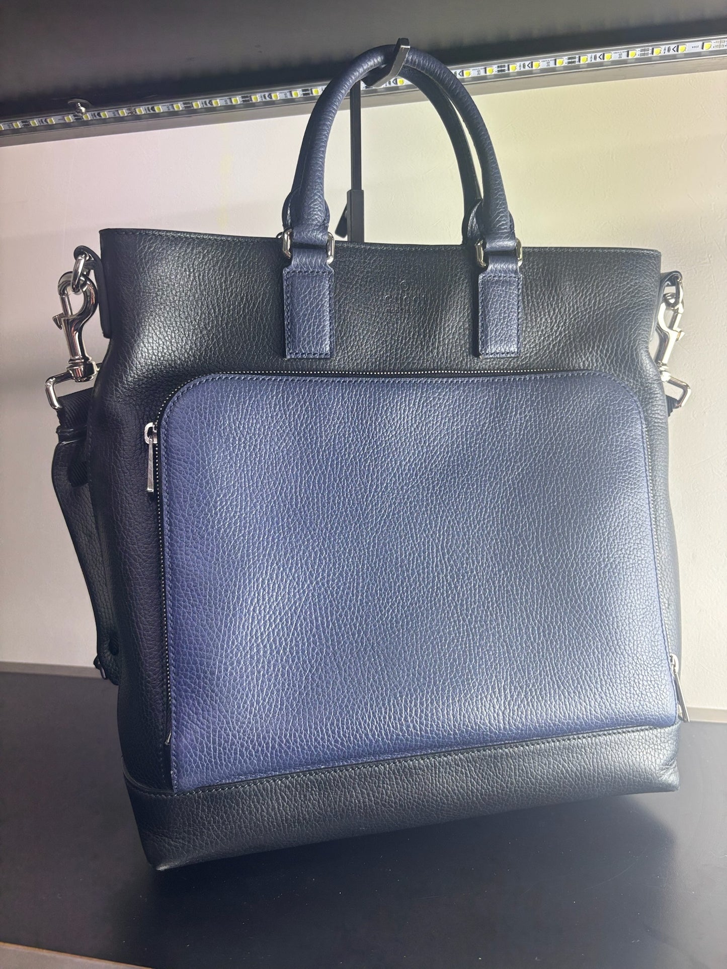Gucci Cosmopolis Leather Tote Bag