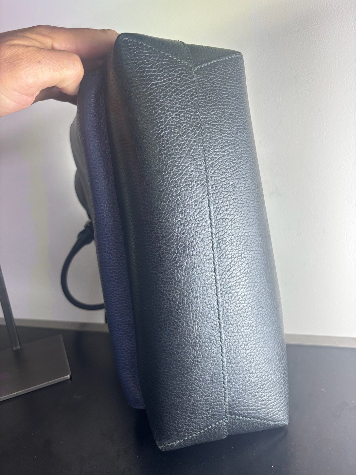 Gucci Cosmopolis Leather Tote Bag