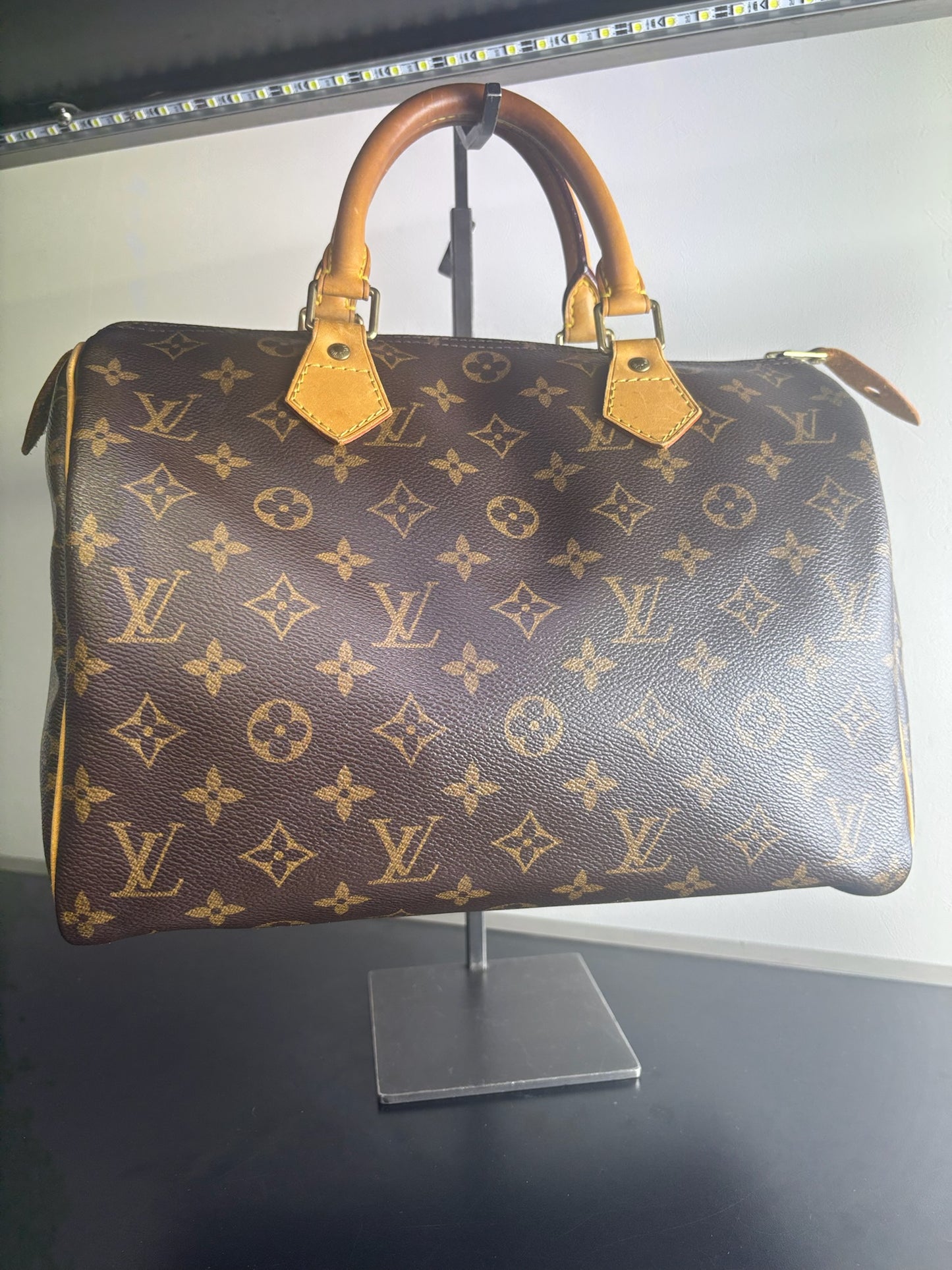 Louis Vuitton Monogram Speedy 30