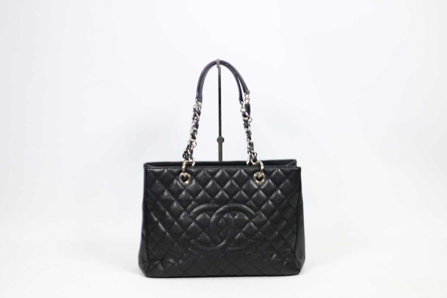 Chanel Black Caviar Leather Grand Shopping Silver-Tone Chain ONE Shoulder Bag A50995