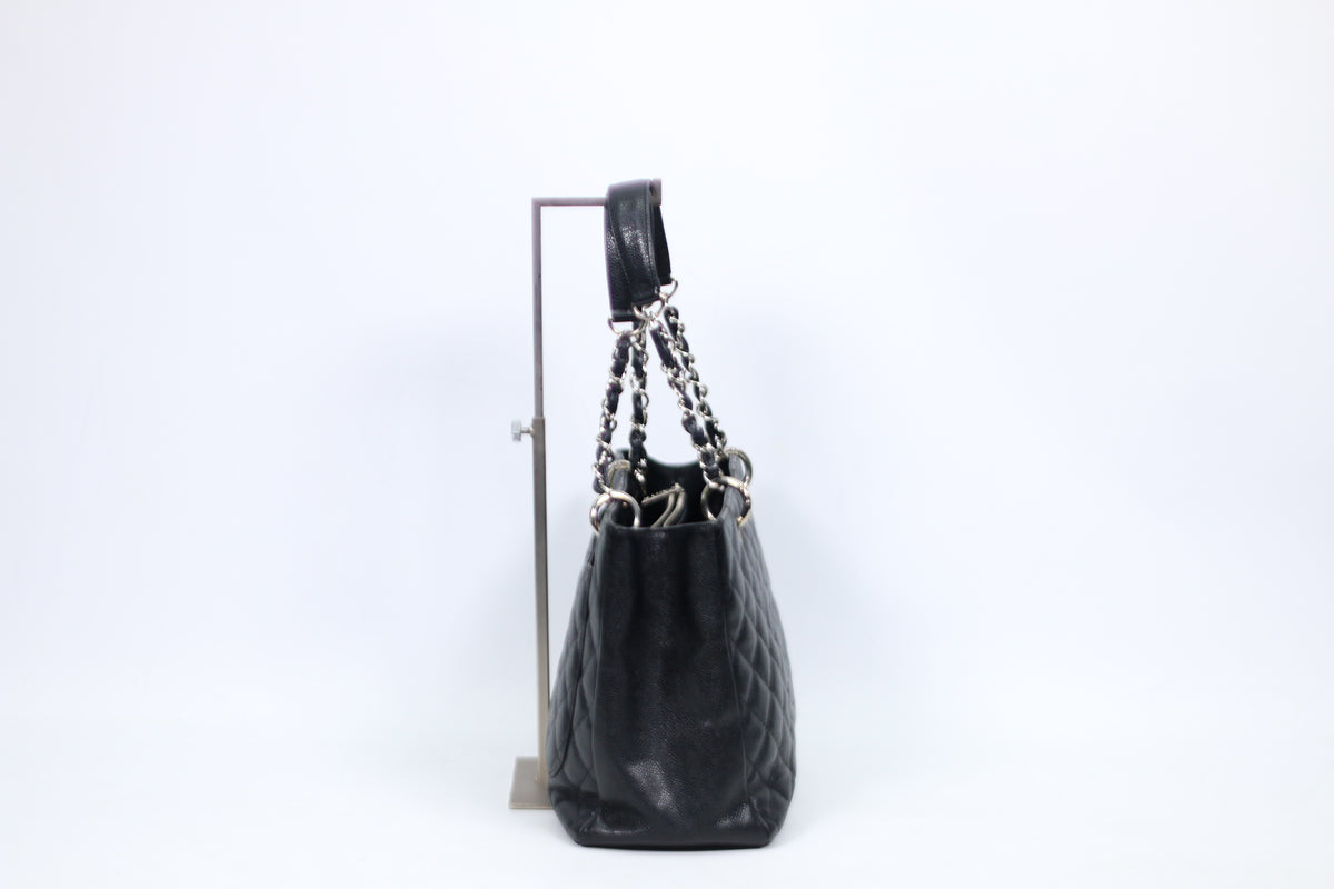 Chanel Black Caviar Leather Grand Shopping Silver-Tone Chain ONE Shoulder Bag A50995