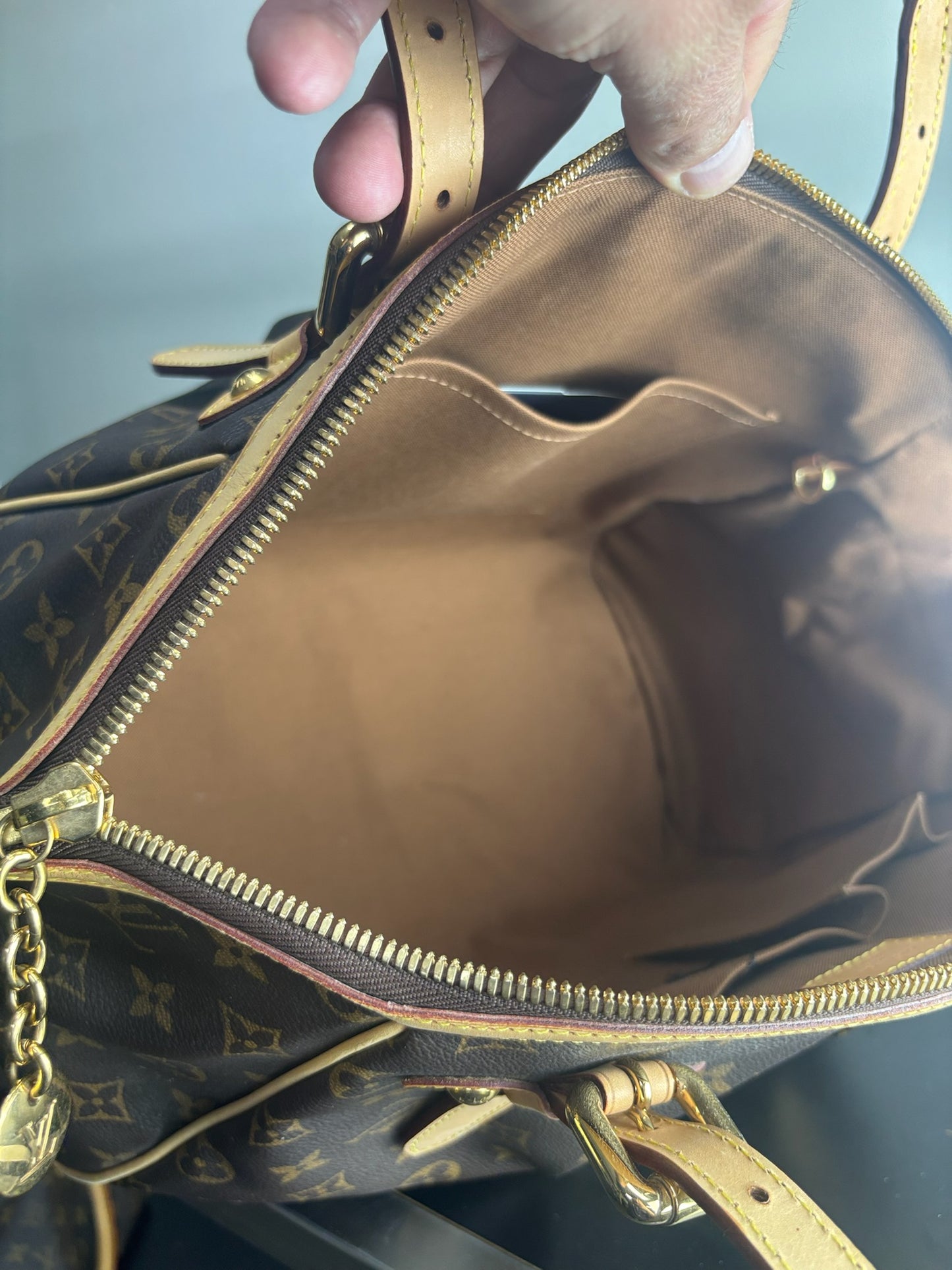 Louis Vuitton Tivoli GM