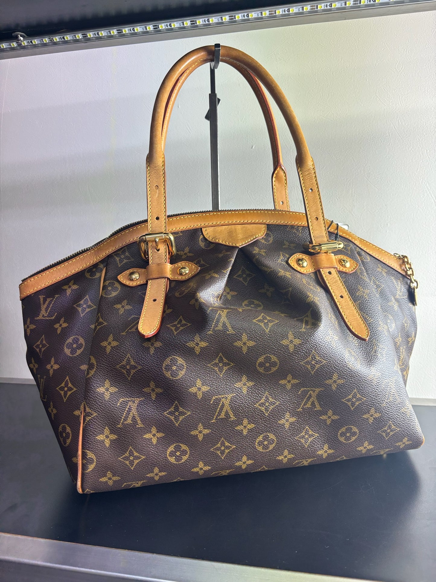 Louis Vuitton Monogram Tivoli GM (B01268425CM)