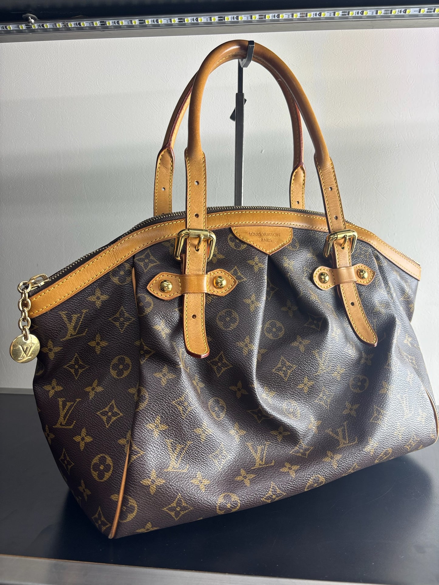 Louis Vuitton Monogram Tivoli GM (B01268425CM)