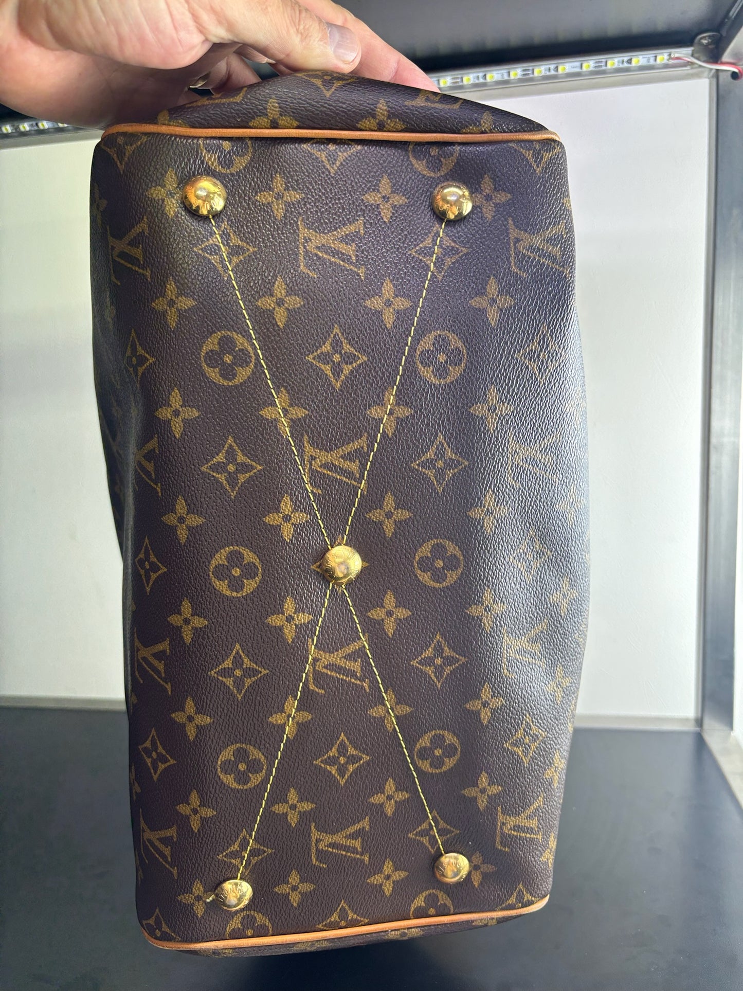 Louis Vuitton Monogram Tivoli GM (B01268425CM)