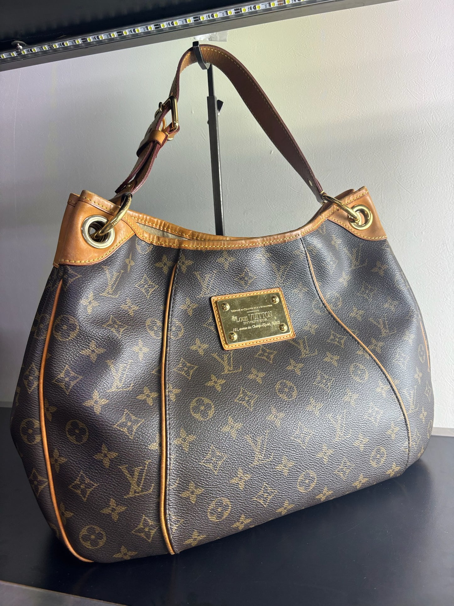 Louis Vuitton Monogram Galliera PM (B01279425DM)