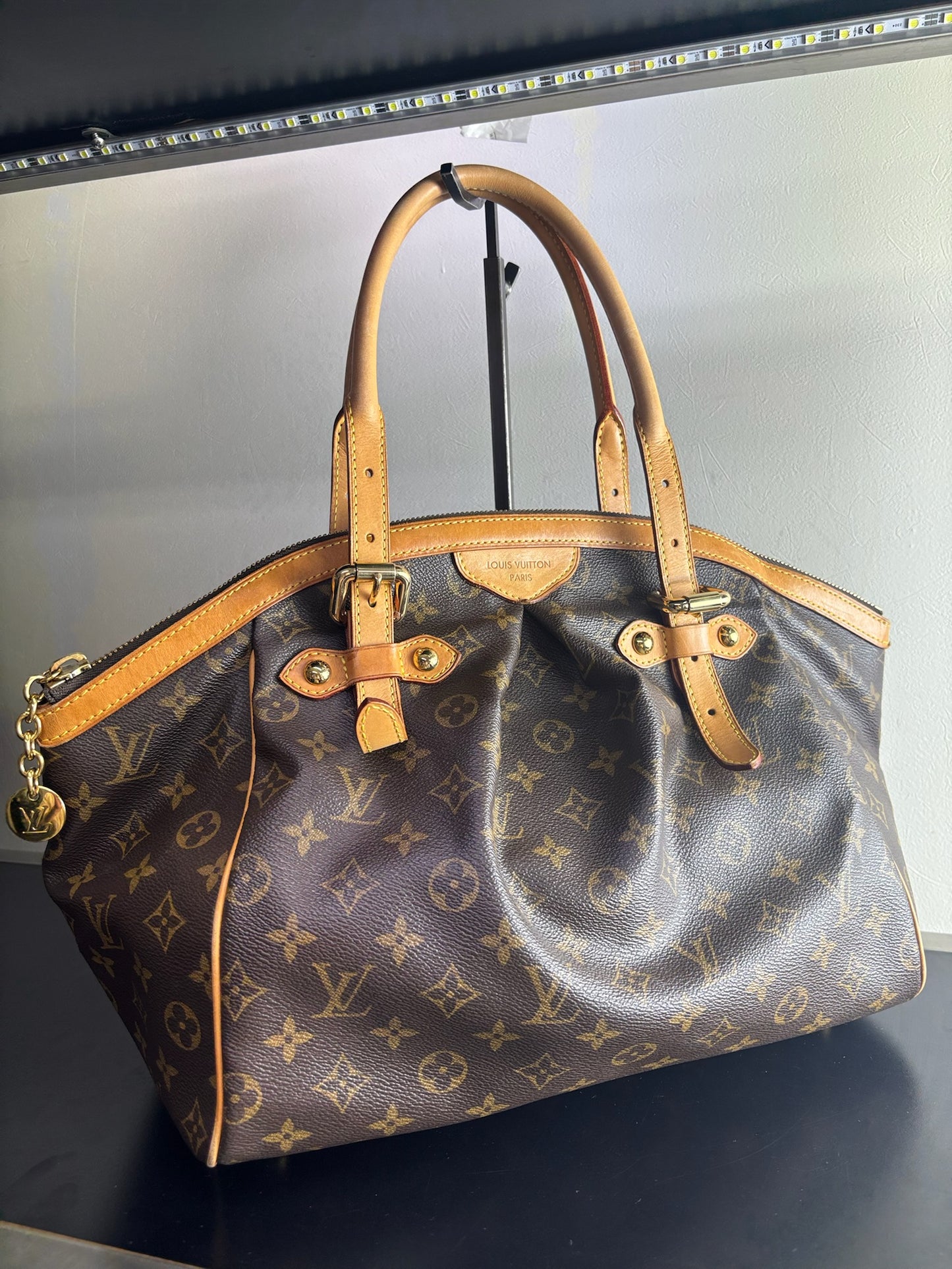 Louis Vuitton Monogram Tivoli GM (B01287425M)