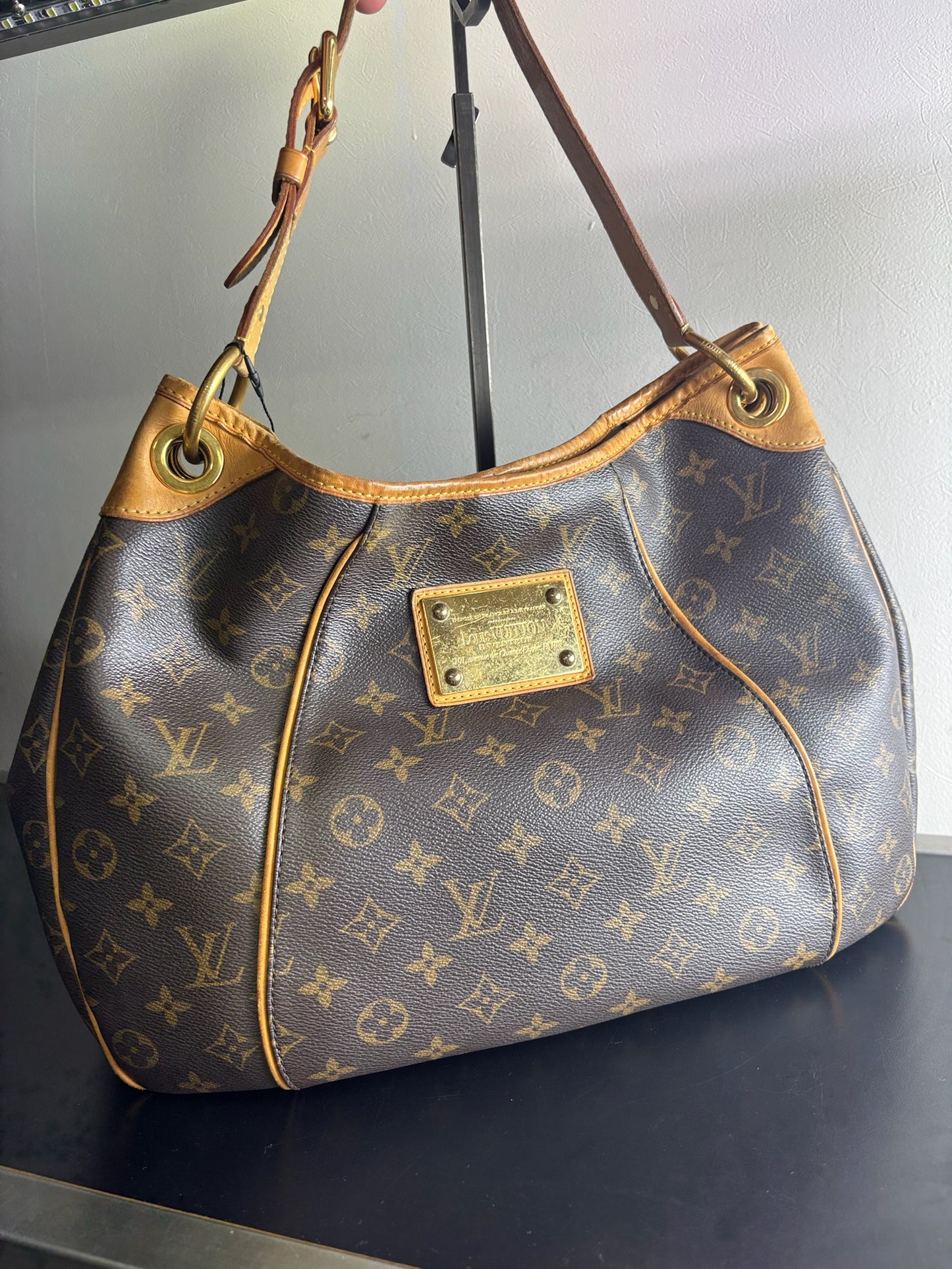 Louis Vuitton Monogram Galliera PM (B01279425BM)