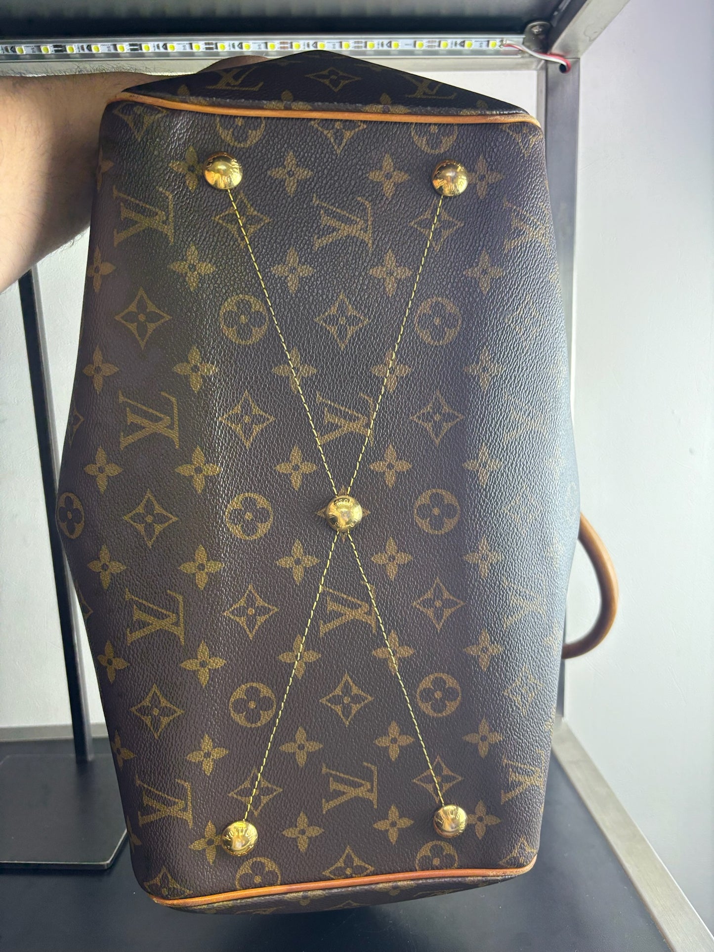 Louis Vuitton Monogram Tivoli GM (B01282425M)