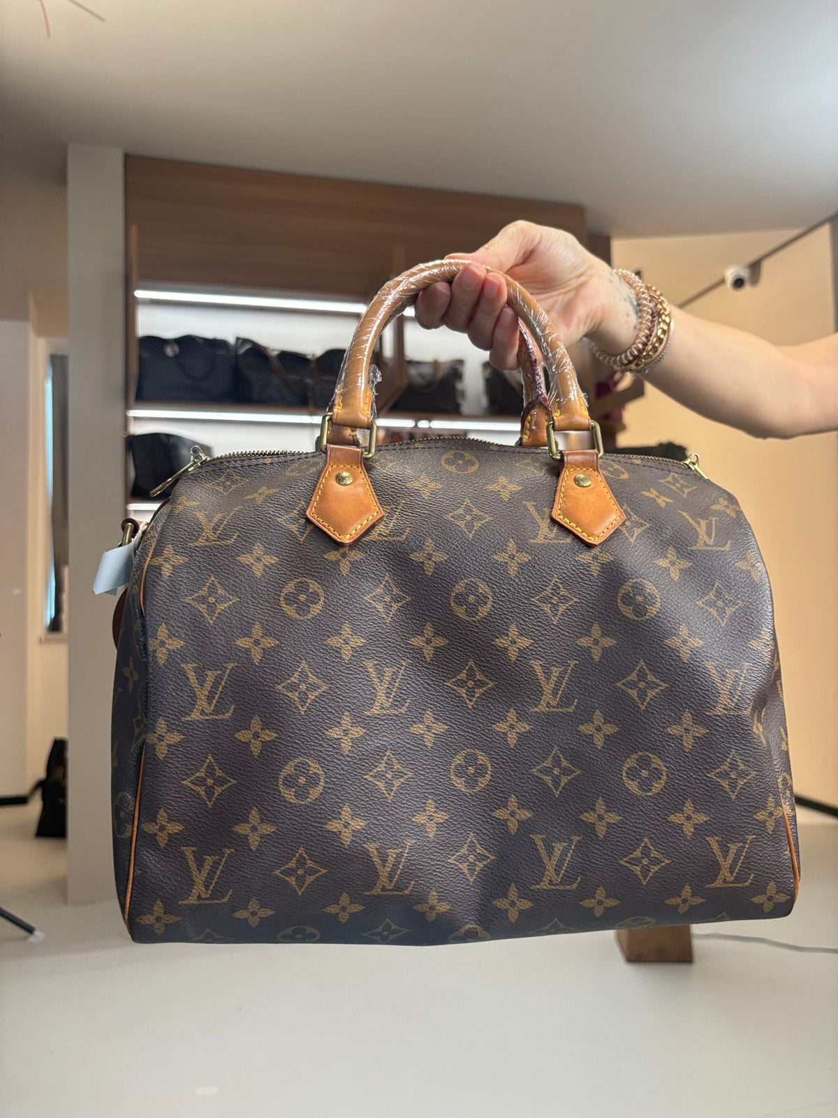 Louis Vuitton Speedy Bandoulière 30, Monogram - front