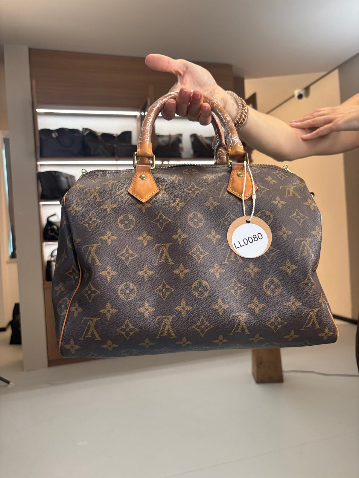 Louis Vuitton Speedy Bandoulière 30, Monogram - back