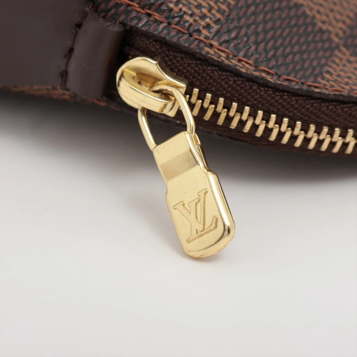 Louis Vuitton Damier Pochette Cosmetic PM  Pouch (SB08-1789)