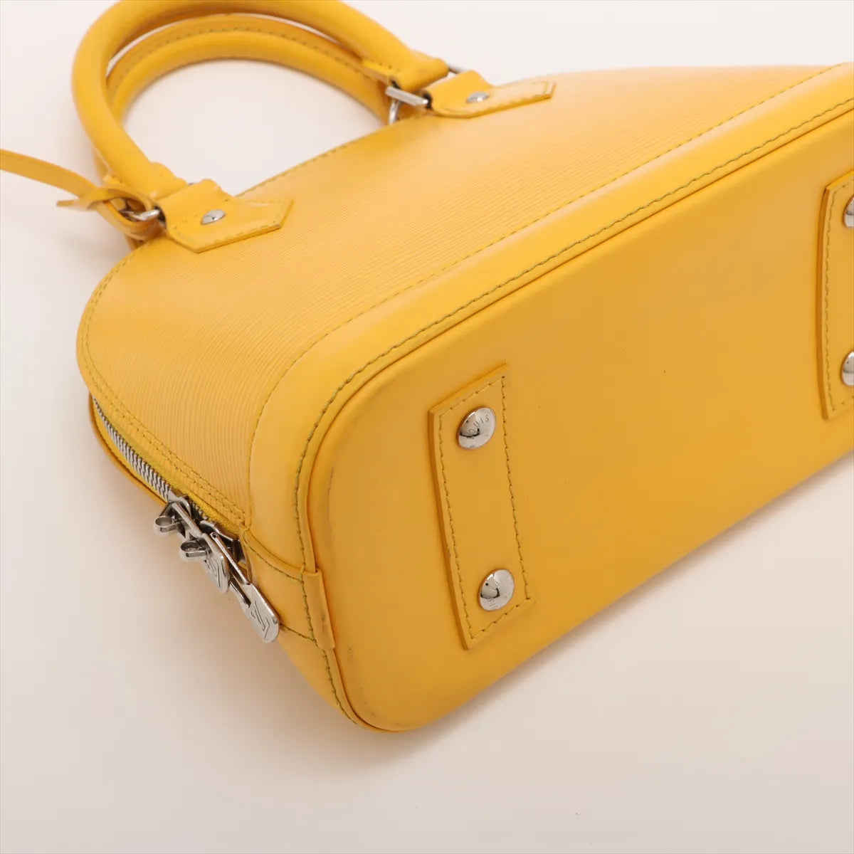 Louis Vuitton Epi Alma BB SB06-3012