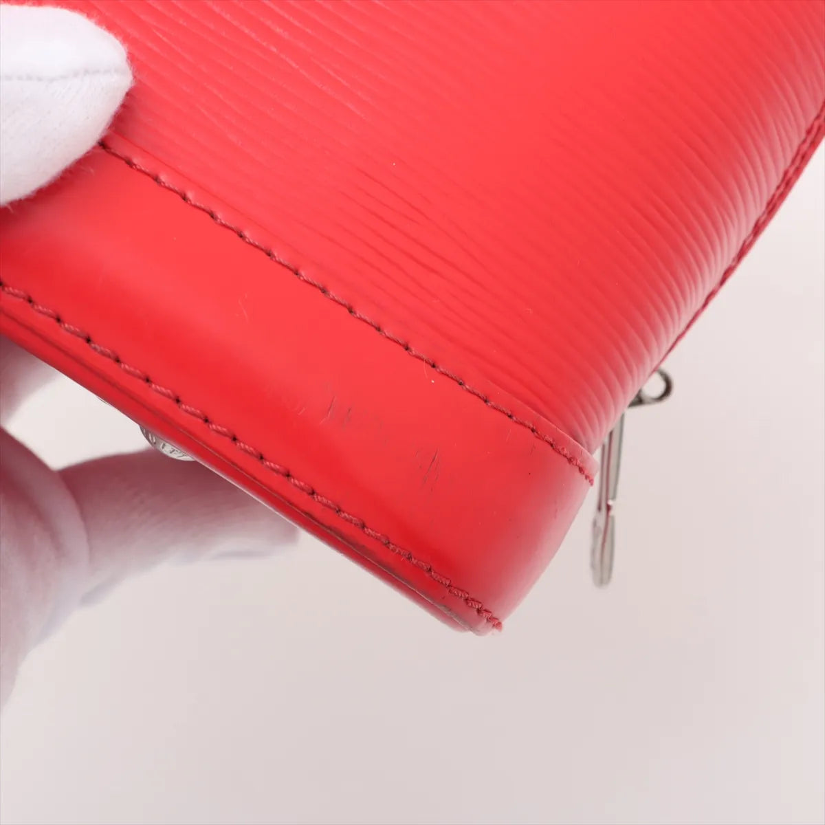 Louis Vuitton Epi Alma BB  SB06-3011