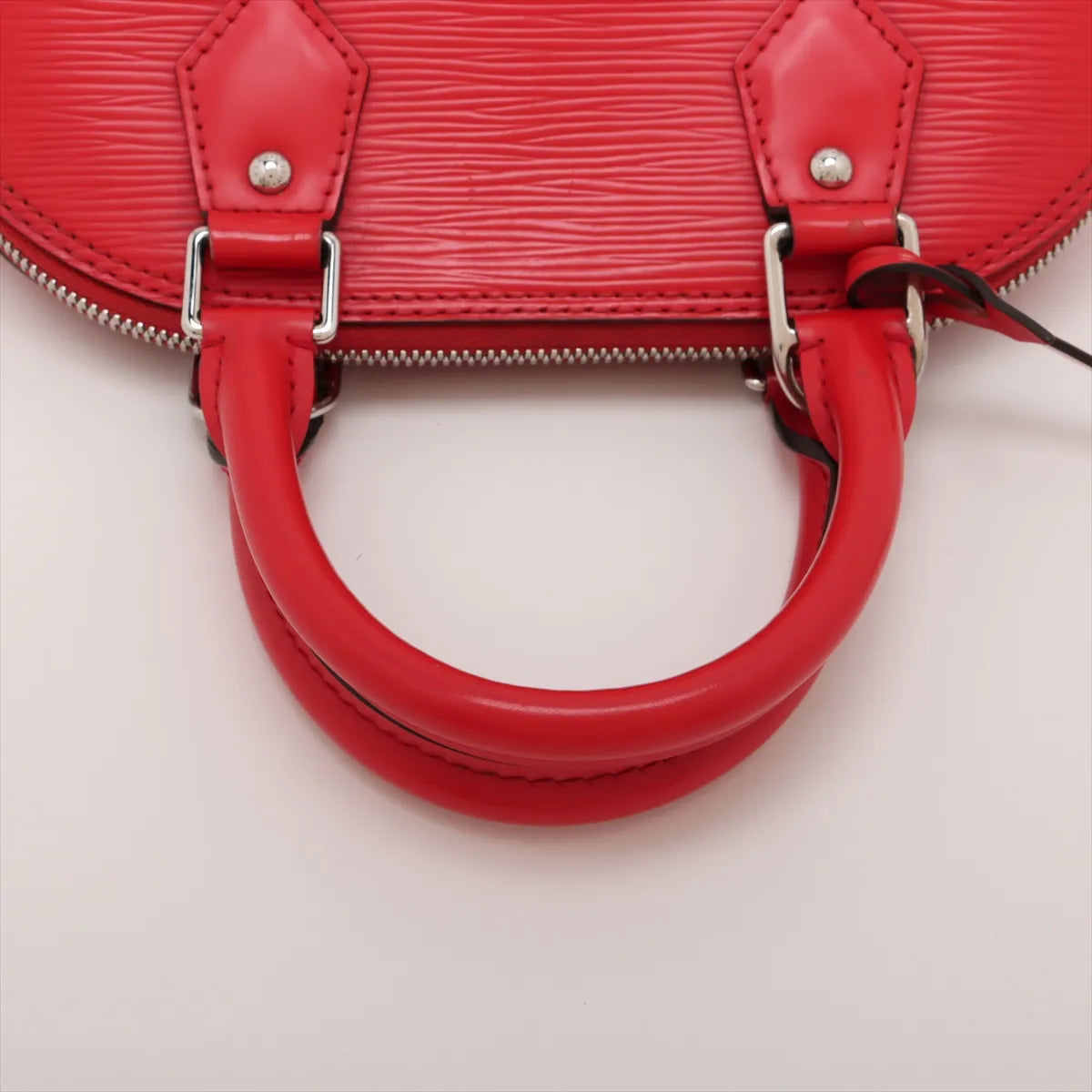 Louis Vuitton Epi Alma BB  SB06-3011