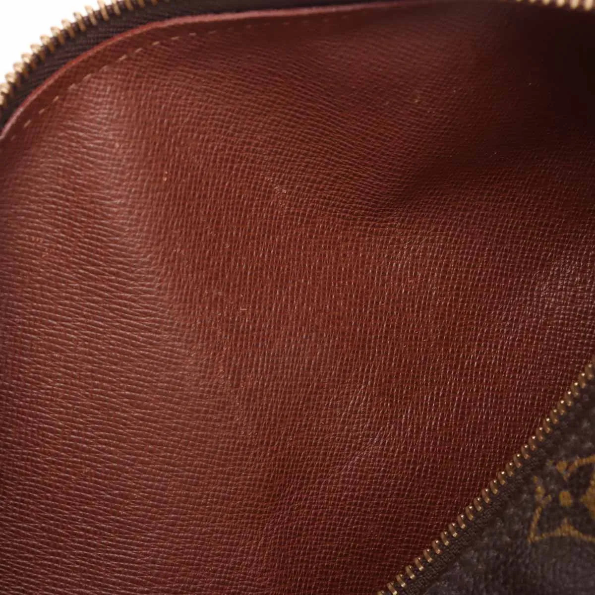 Pre-Owned Louis Vuitton Monogram Papillon 26 MA06-16