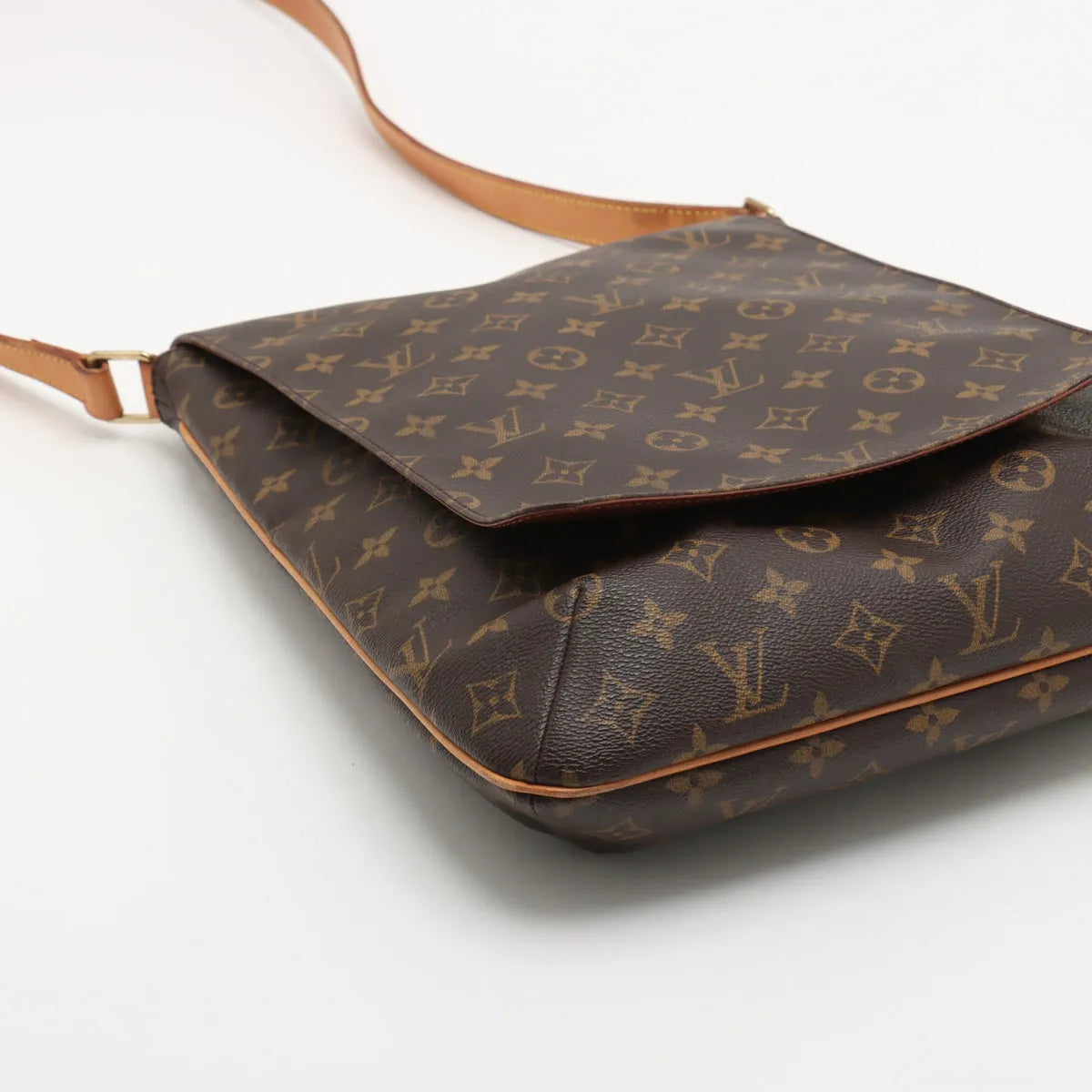 Pre-Owned Louis Vuitton Monogram Musette  MA06-10