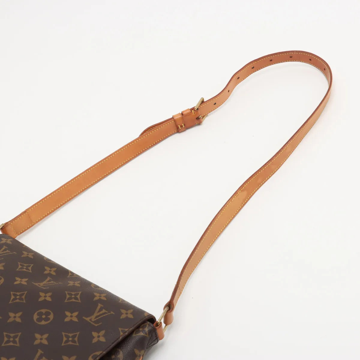 Pre-Owned Louis Vuitton Monogram Musette  MA06-10