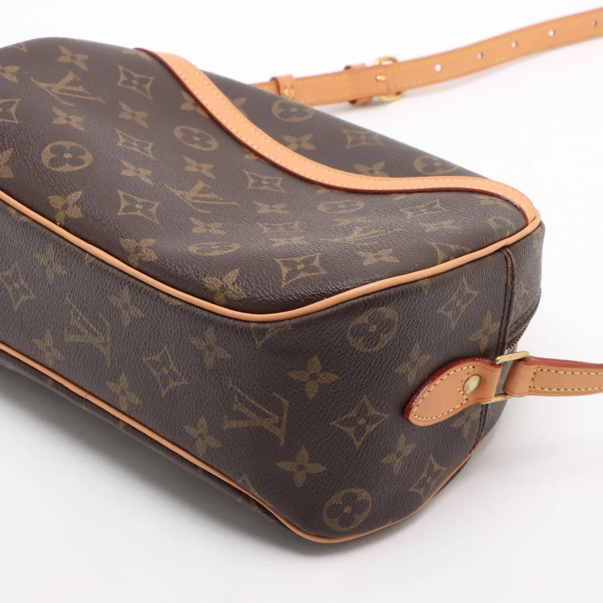 Pre-Owned Louis Vuitton Monogram Blois  SB06-2153