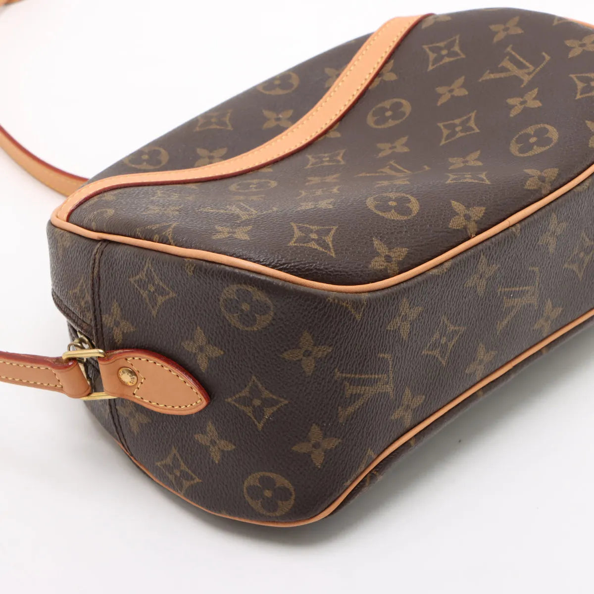 Pre-Owned Louis Vuitton Monogram Blois  SB06-2153