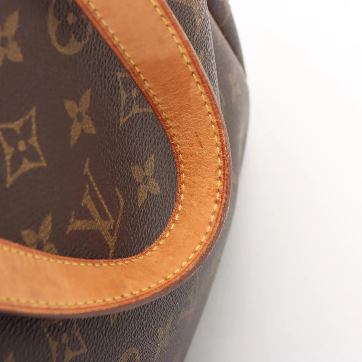 Louis Vuitton Monogram Excursion MA06-9