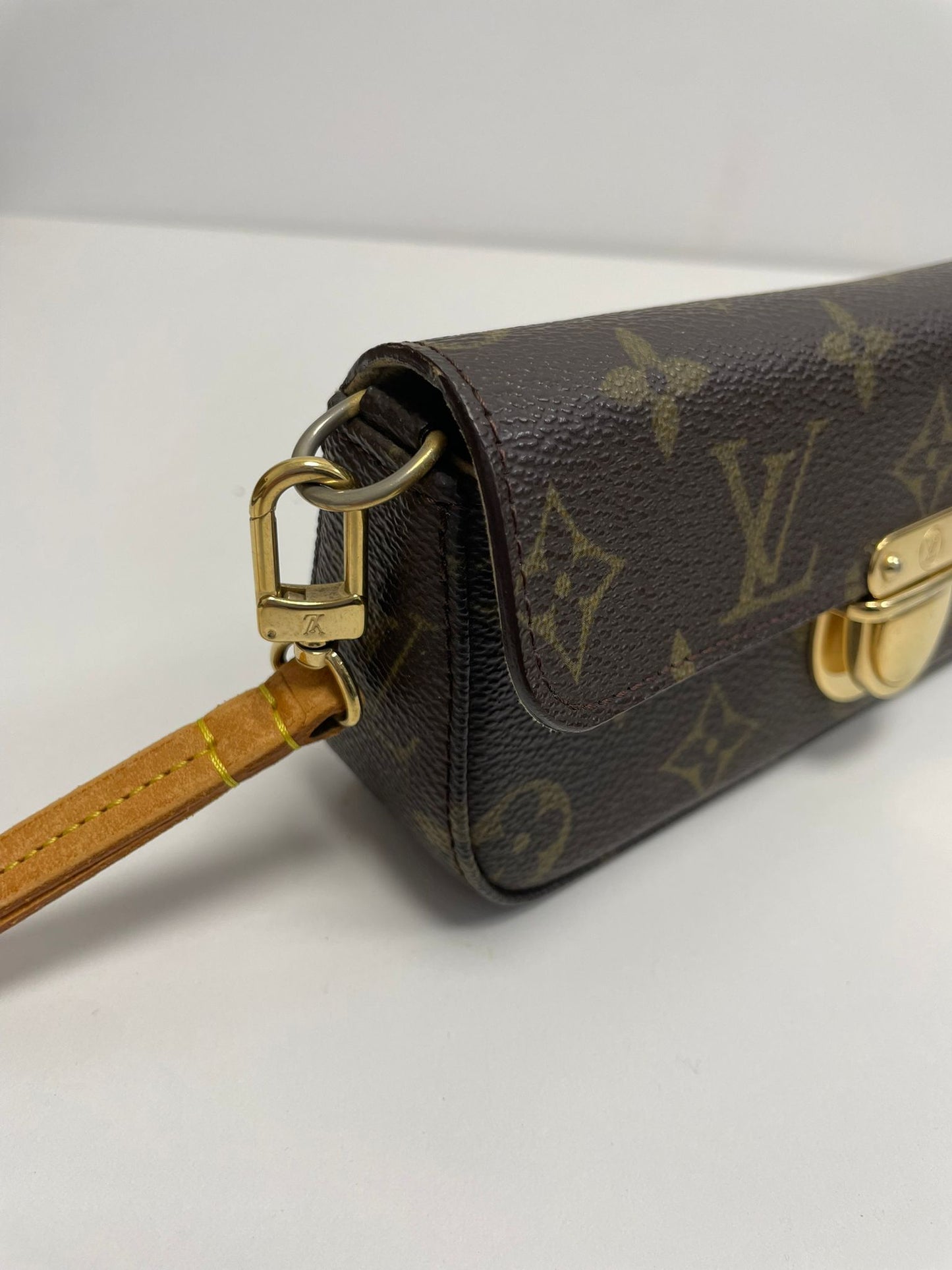 Louis Vuitton Monogram Pochette Lagoon Clutch 137059