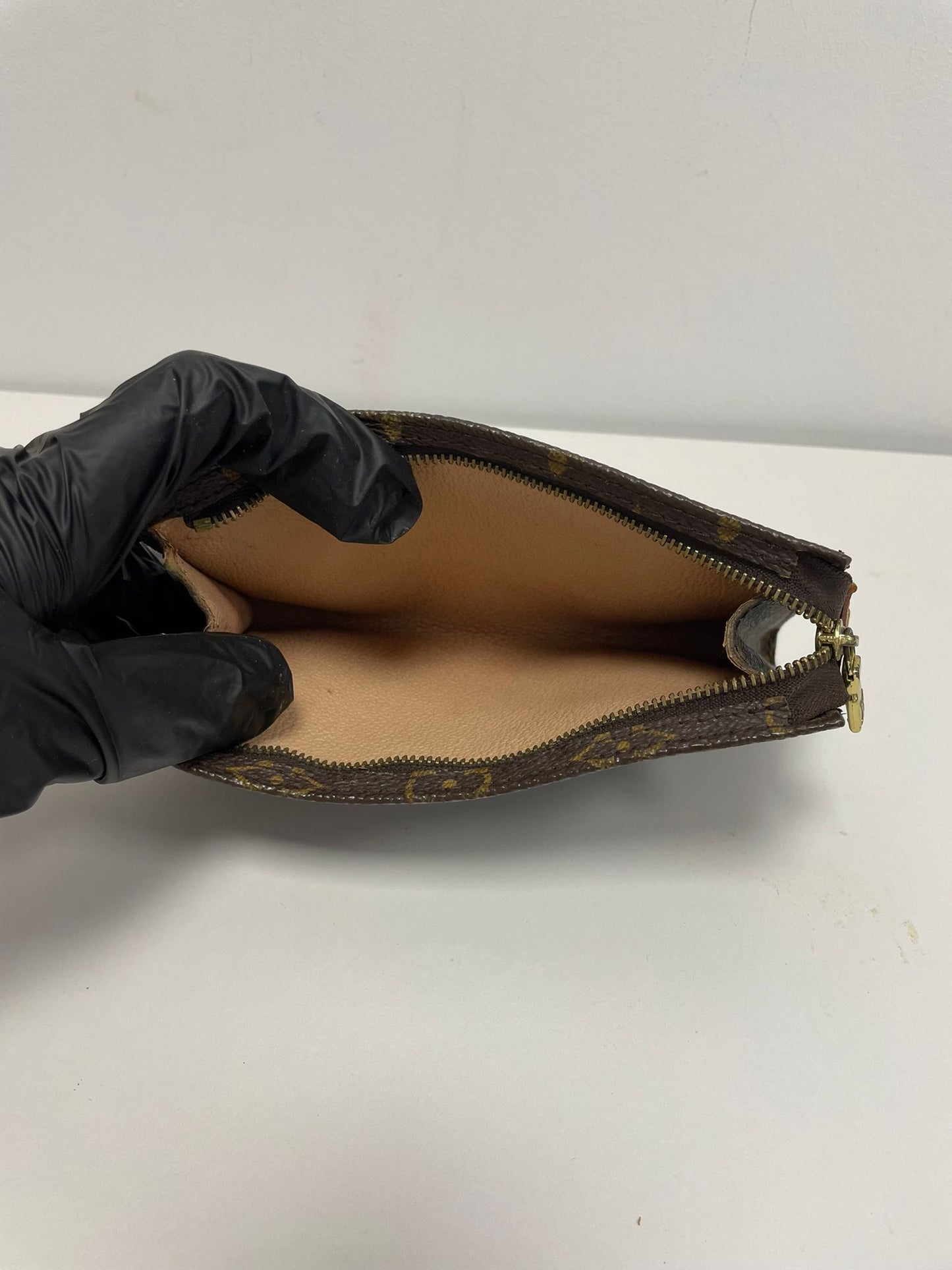 Louis Vuitton Monogram Accessory Pouch bs22416