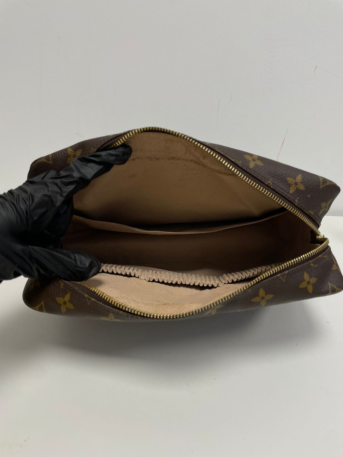 Louis Vuitton Monogram Trousse Toilette 28 Clutch 173570