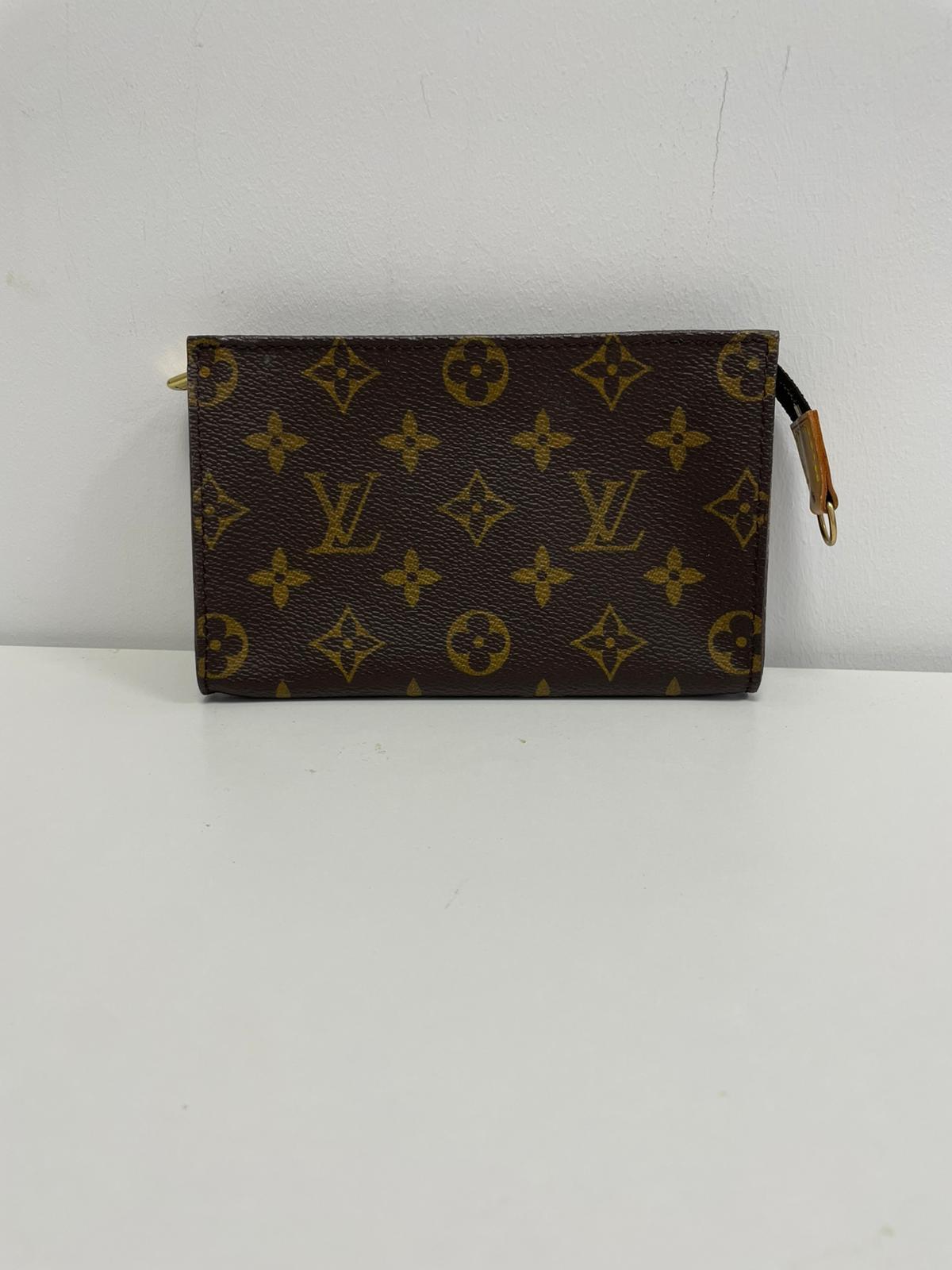 Louis Vuitton Monogram Accessory Pouch ti3382
