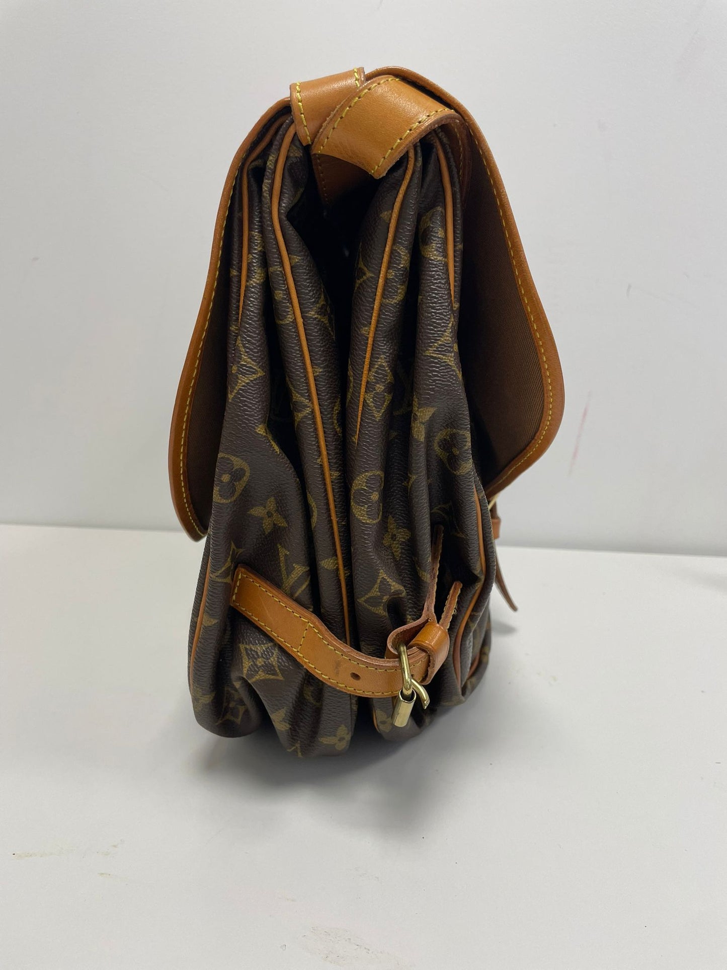 Louis Vuitton Monogram Saumur 35 Shoulder Bag 168471